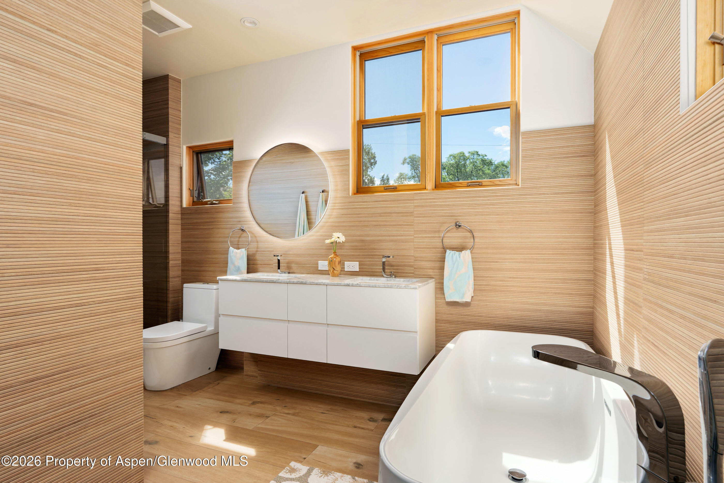 660 Lincoln Avenue Property Photo 11