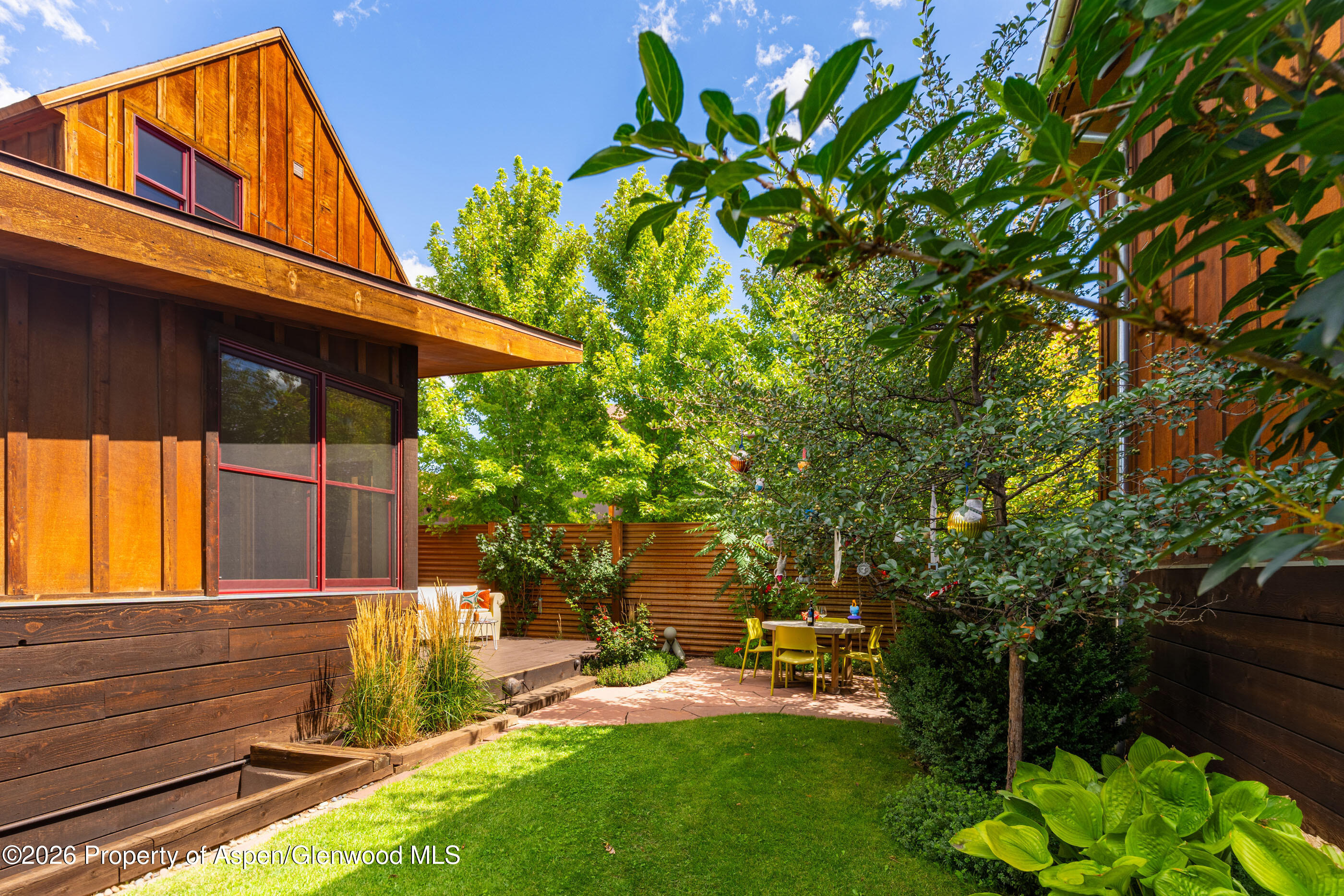 660 Lincoln Avenue Property Photo 21