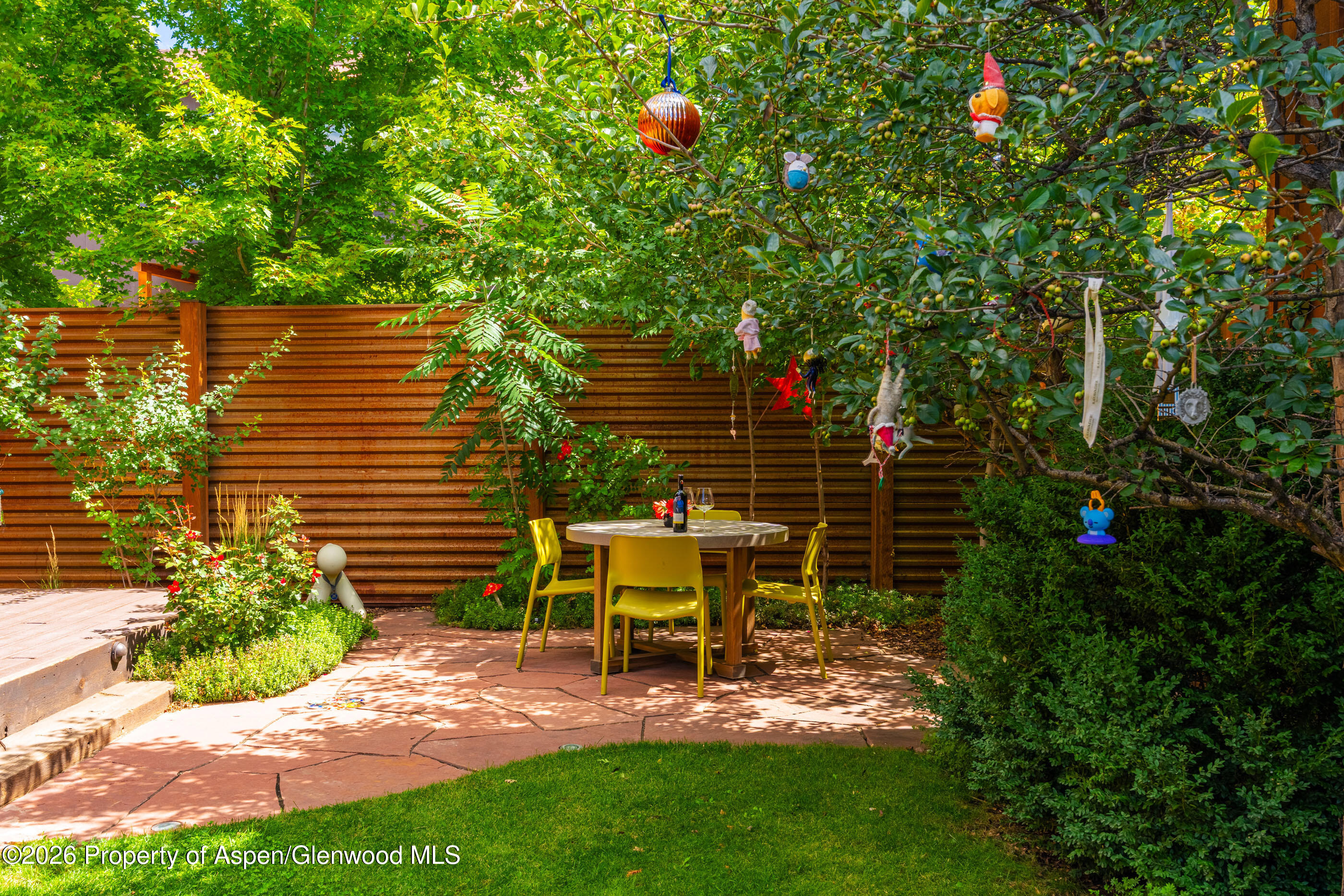660 Lincoln Avenue Property Photo 24