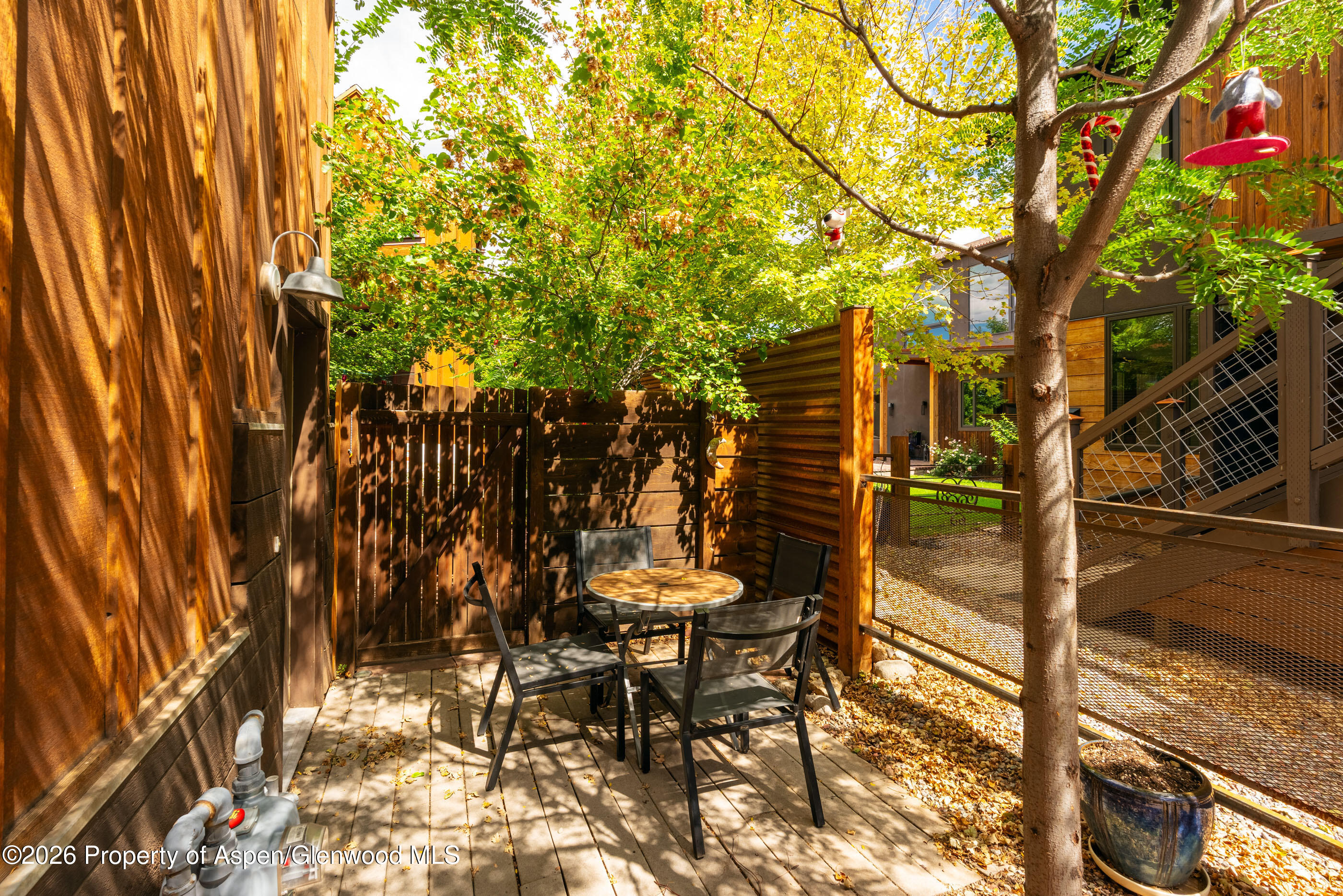 660 Lincoln Avenue Property Photo 25