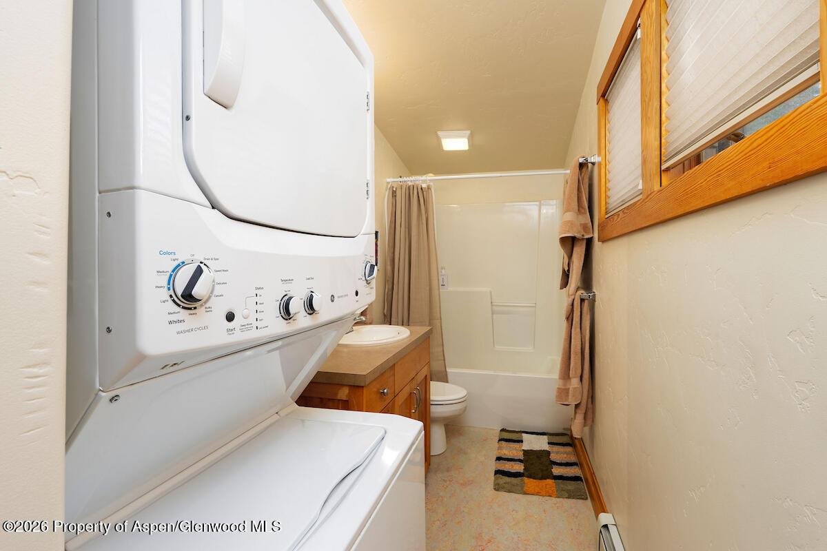 660 Lincoln Avenue Property Photo 40