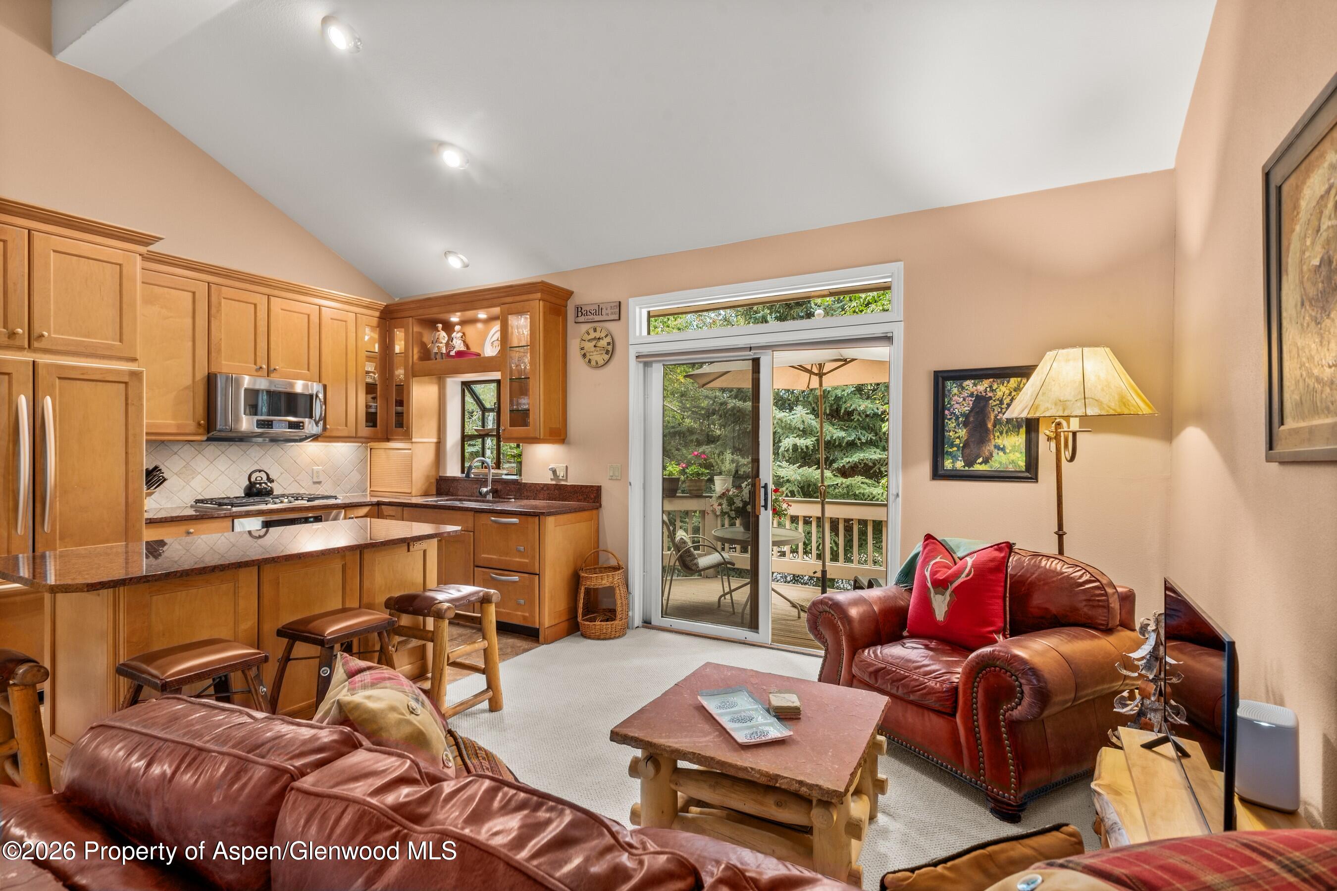 1504 Mockingbird Lane Property Photo 4
