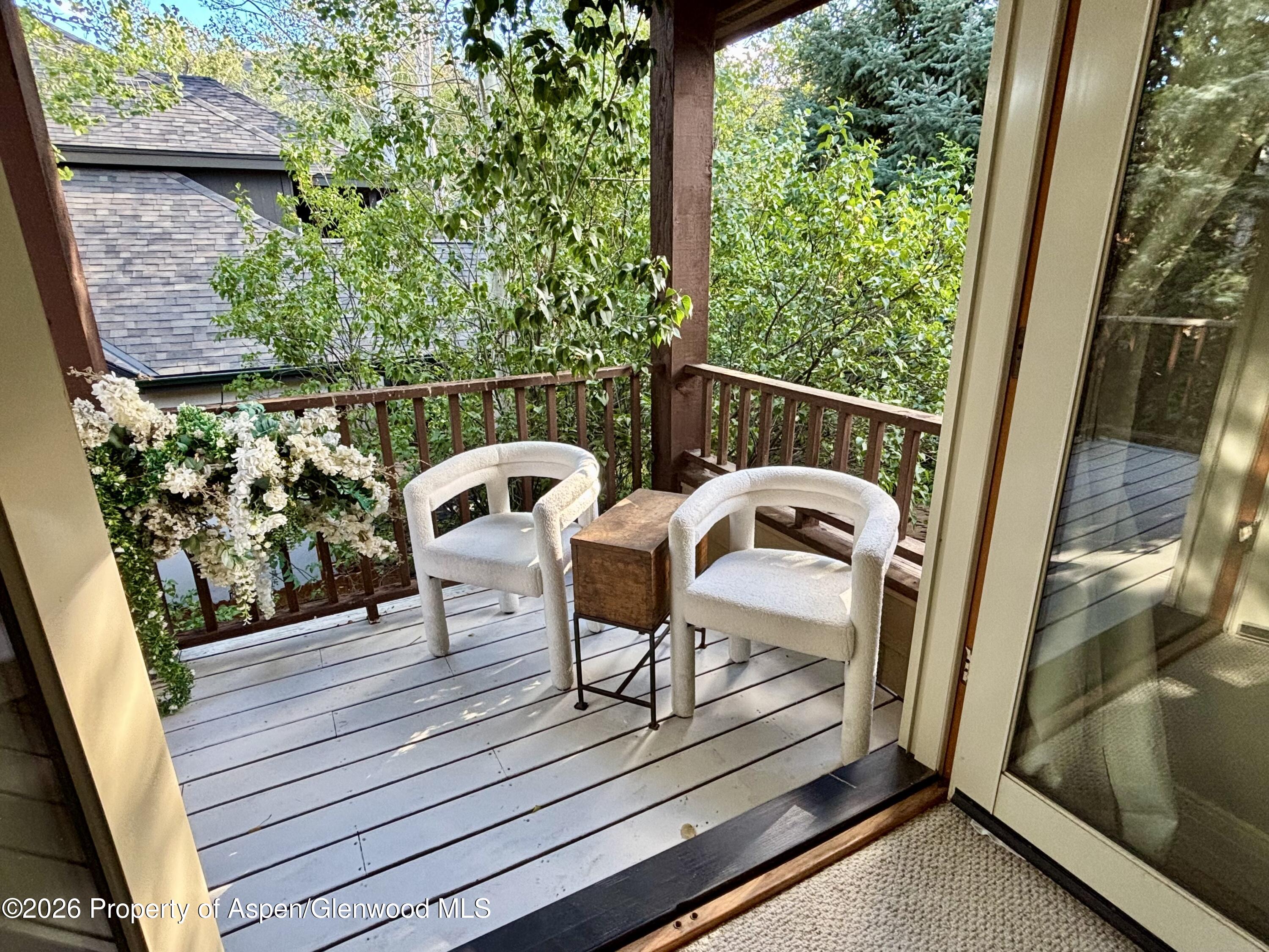 315 Summerset Lane B Property Photo 17