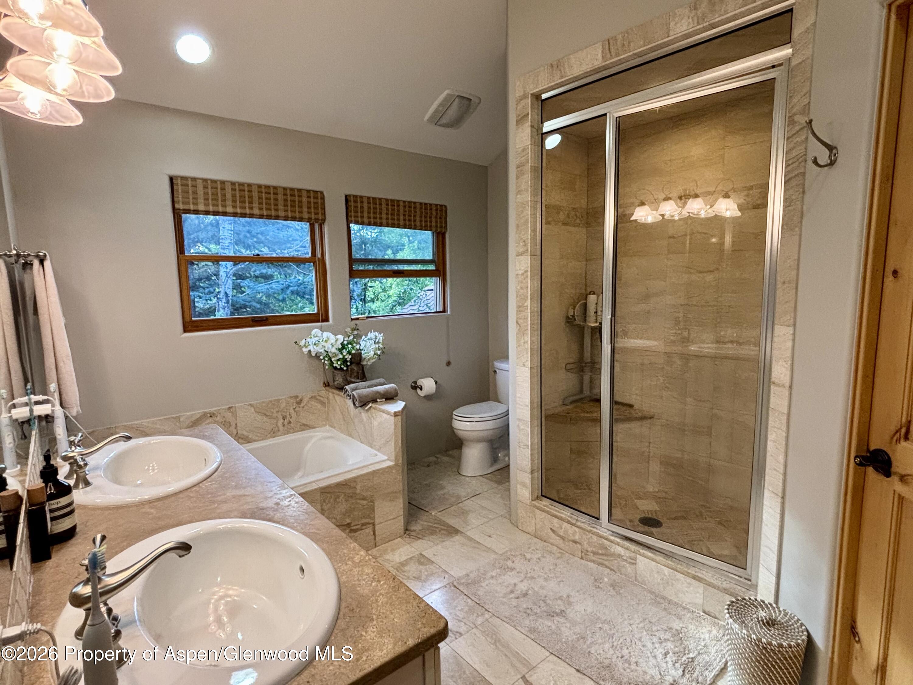 315 Summerset Lane B Property Photo 19
