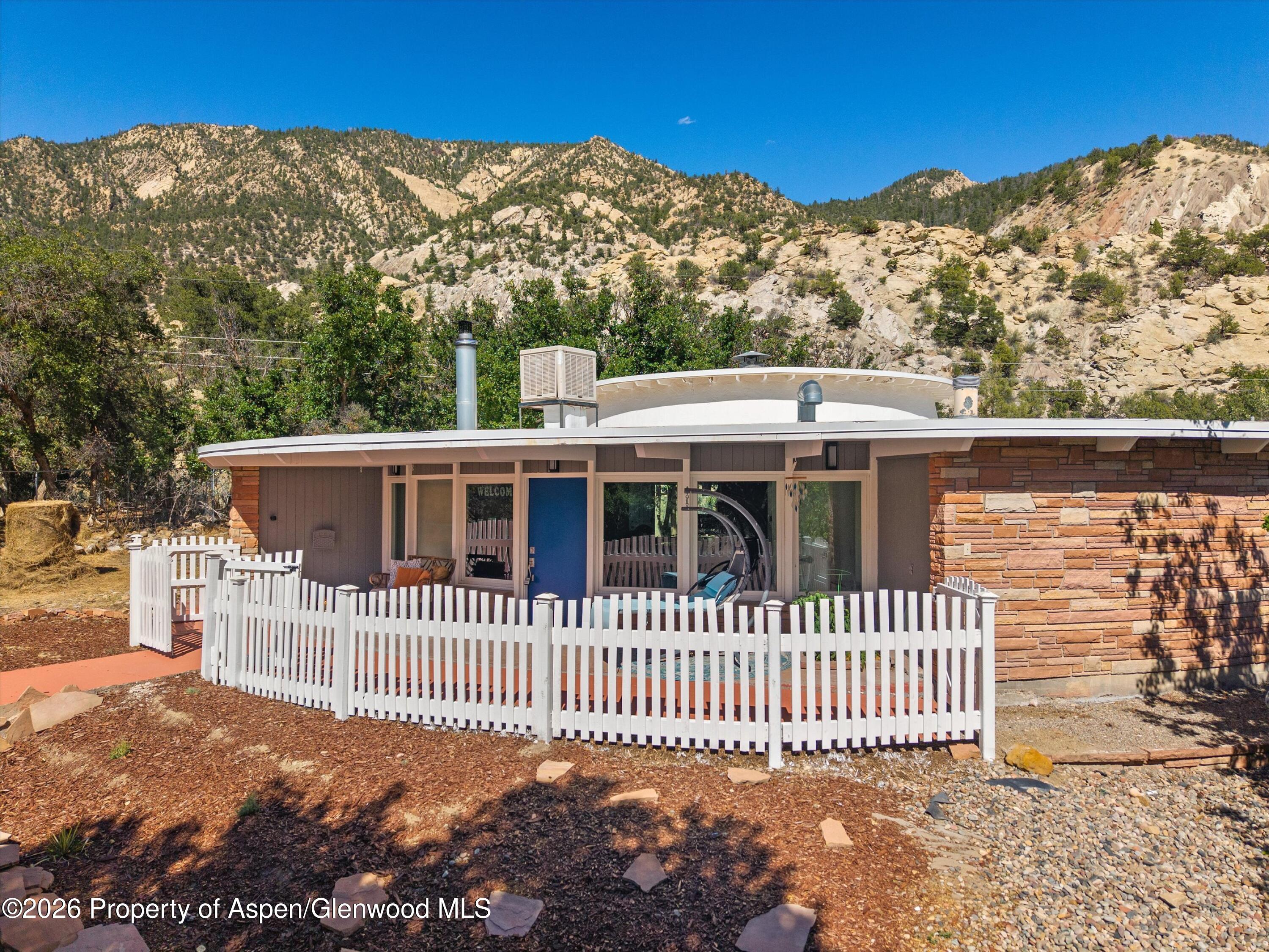 10878 Highway 13 Property Photo 2