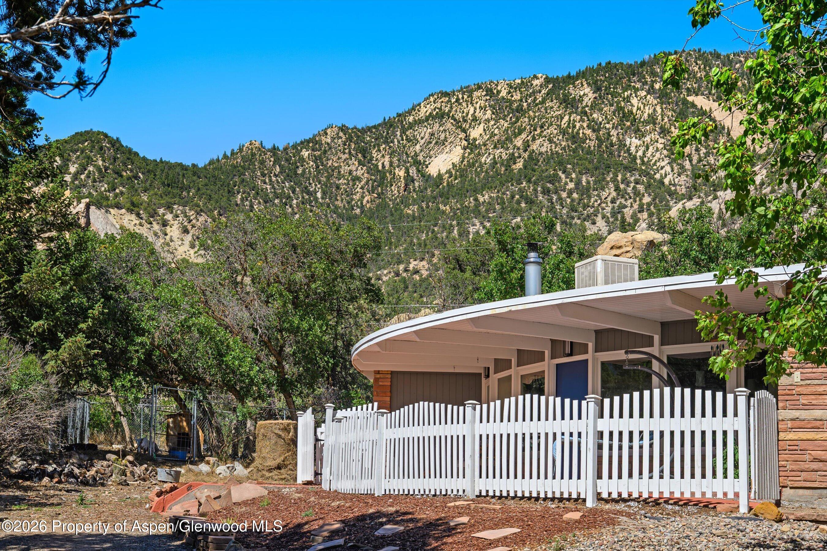 10878 Highway 13 Property Photo 4