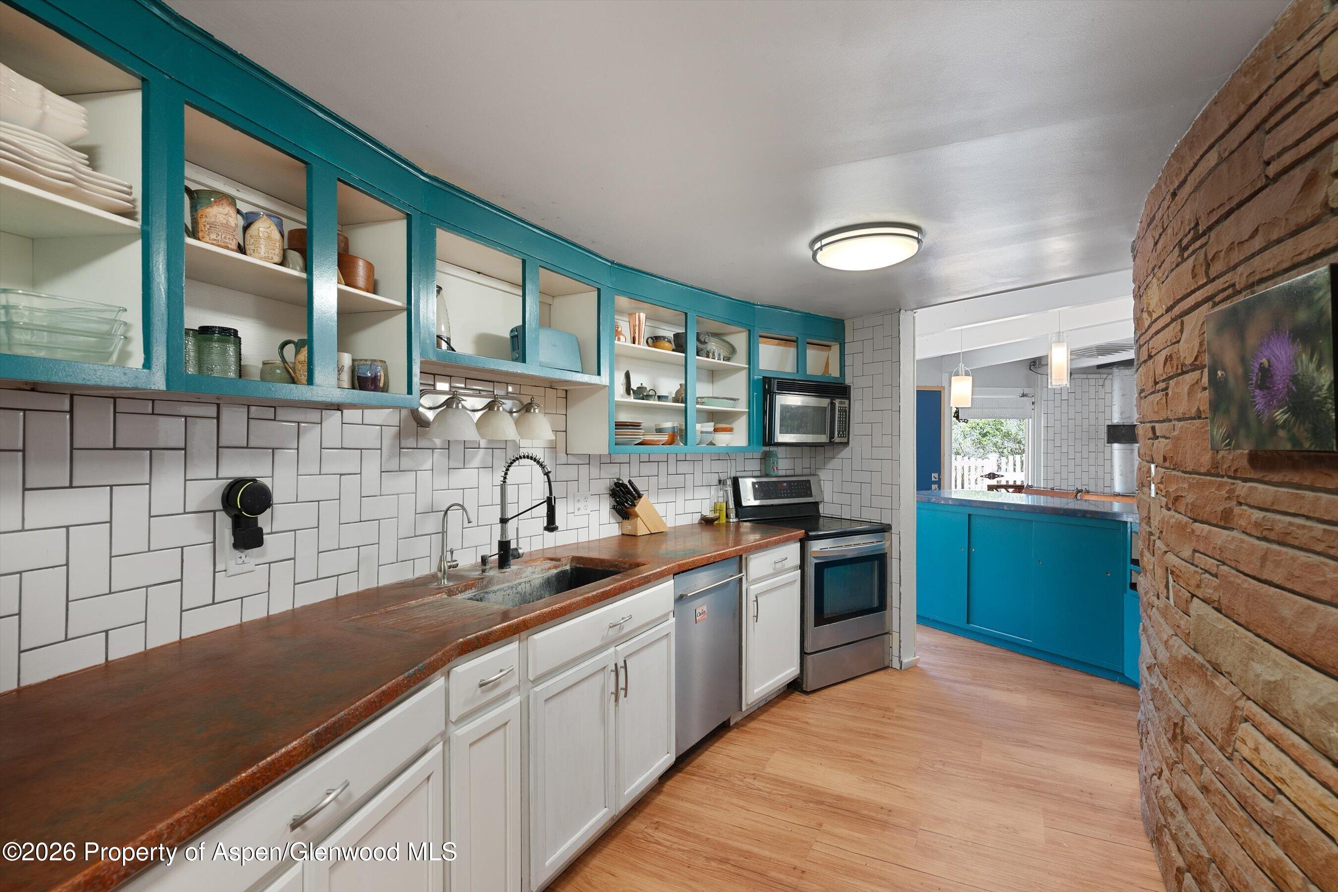10878 Highway 13 Property Photo 31
