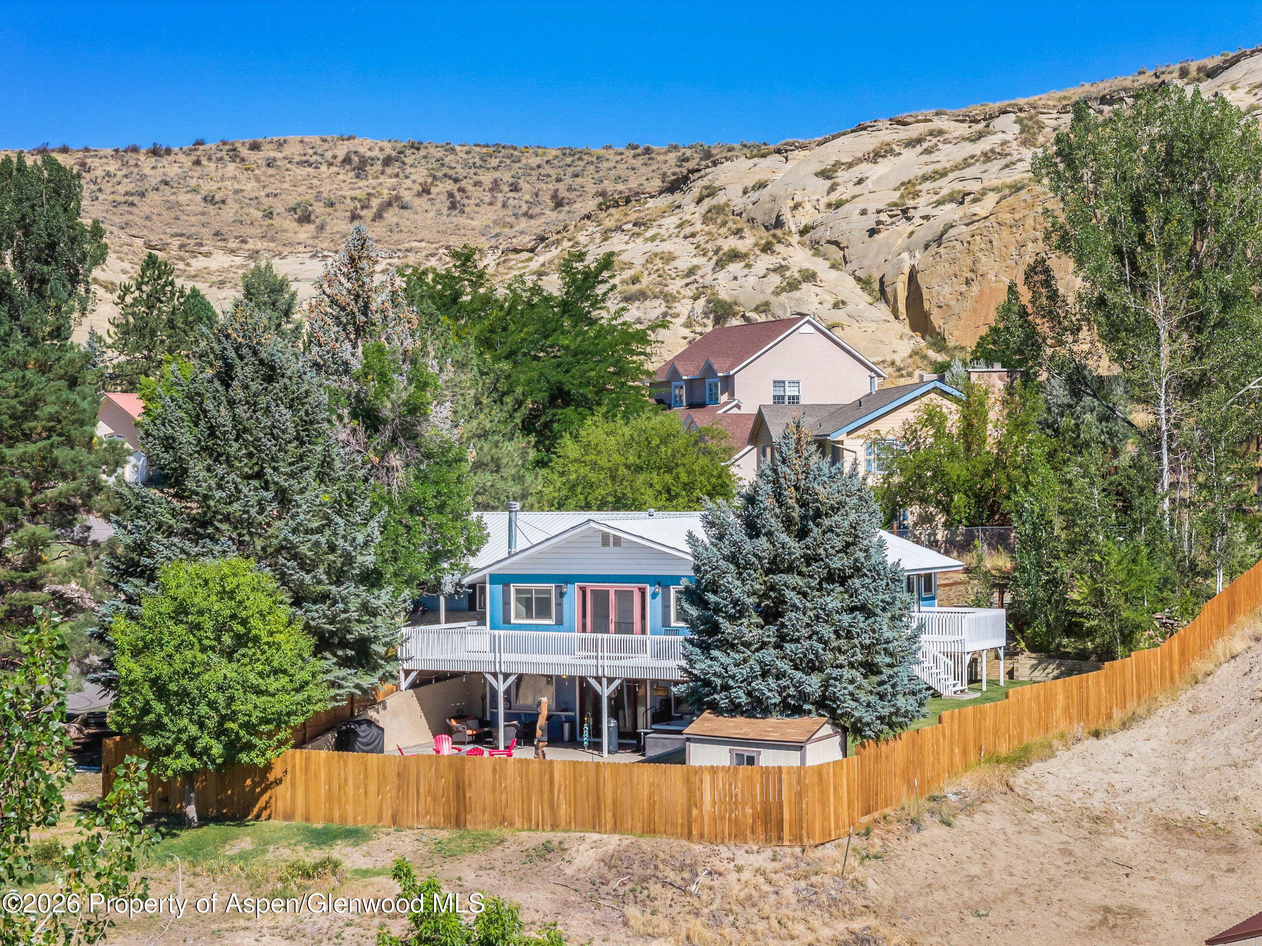 915 Alta Vista Drive Property Photo 1