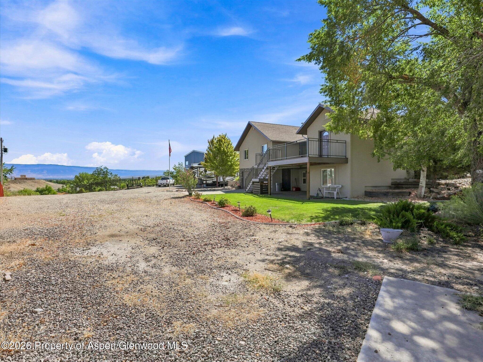 2209 Avon Drive Property Photo 3