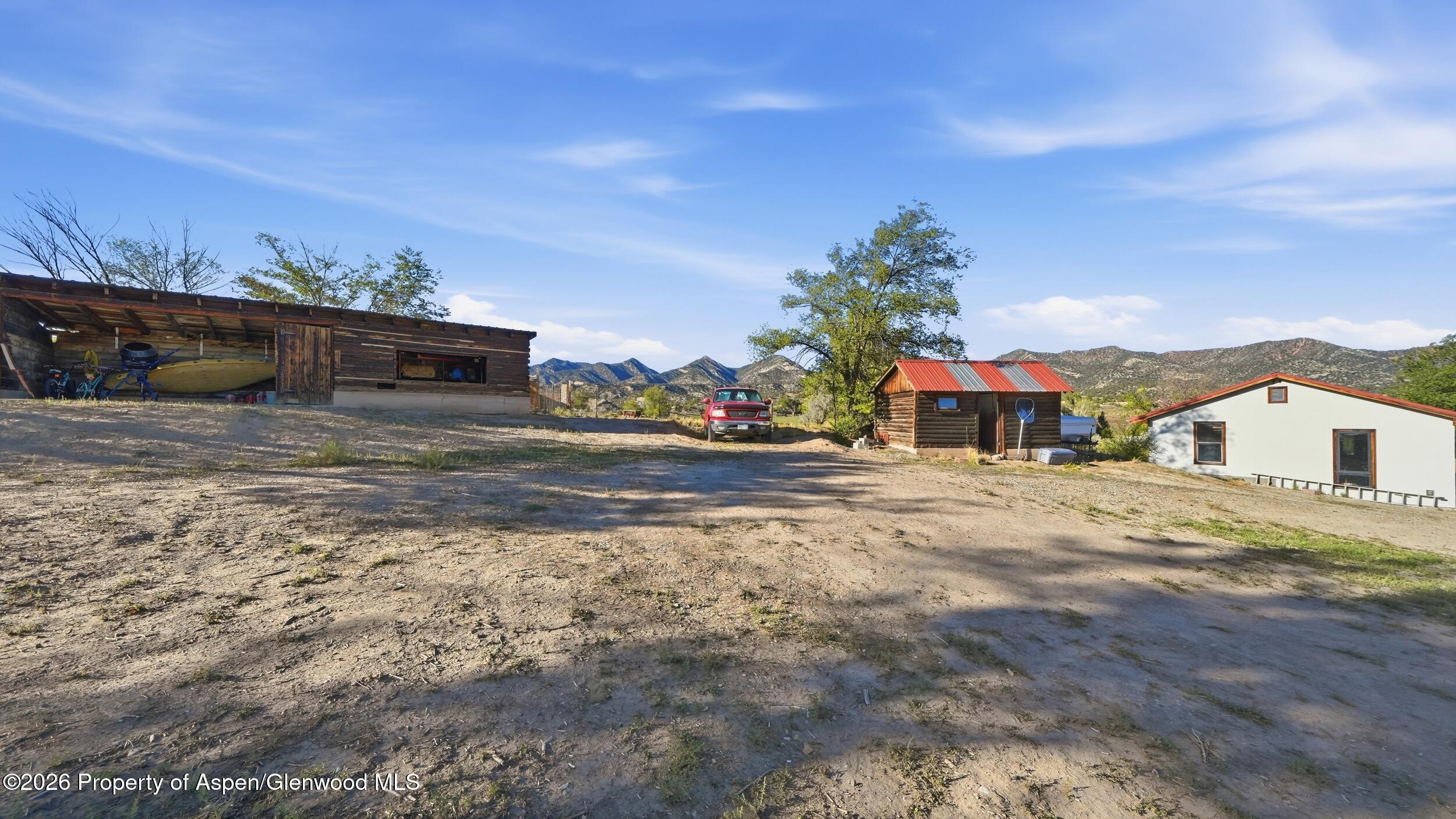 621 County Road 235 Property Photo 34