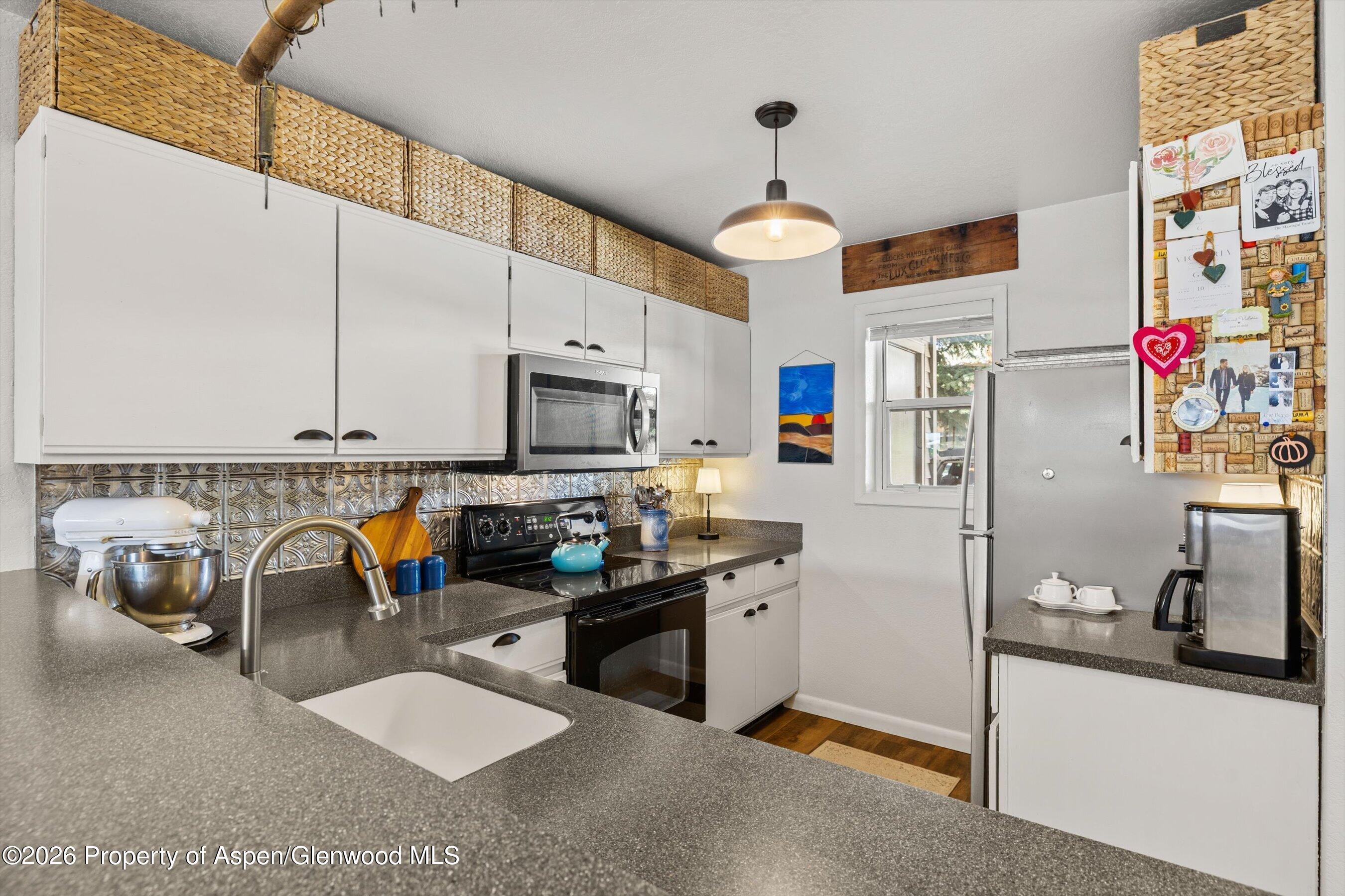 405 Park Avenue B2 Property Photo 4