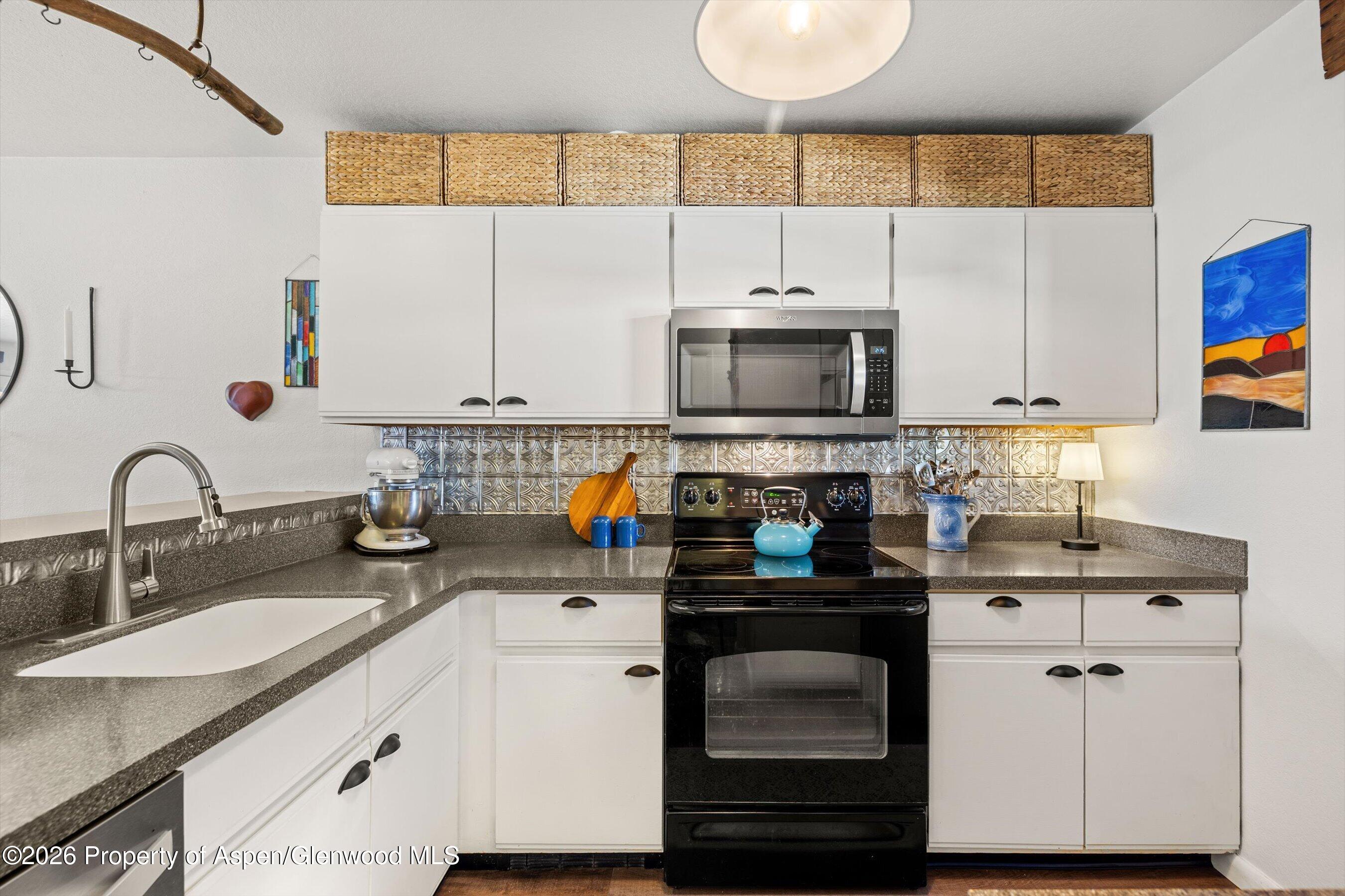 405 Park Avenue B2 Property Photo 5