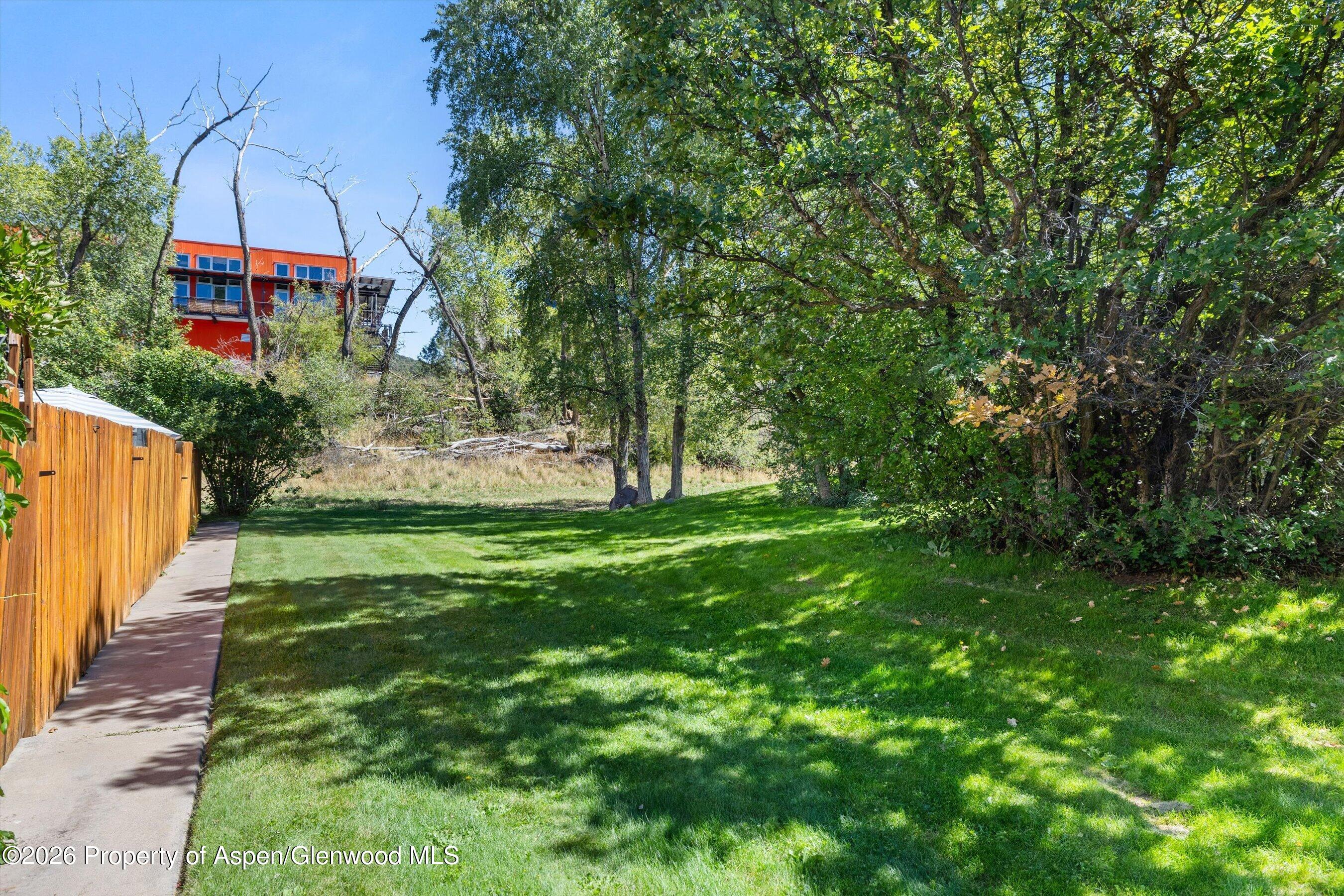 405 Park Avenue B2 Property Photo 16
