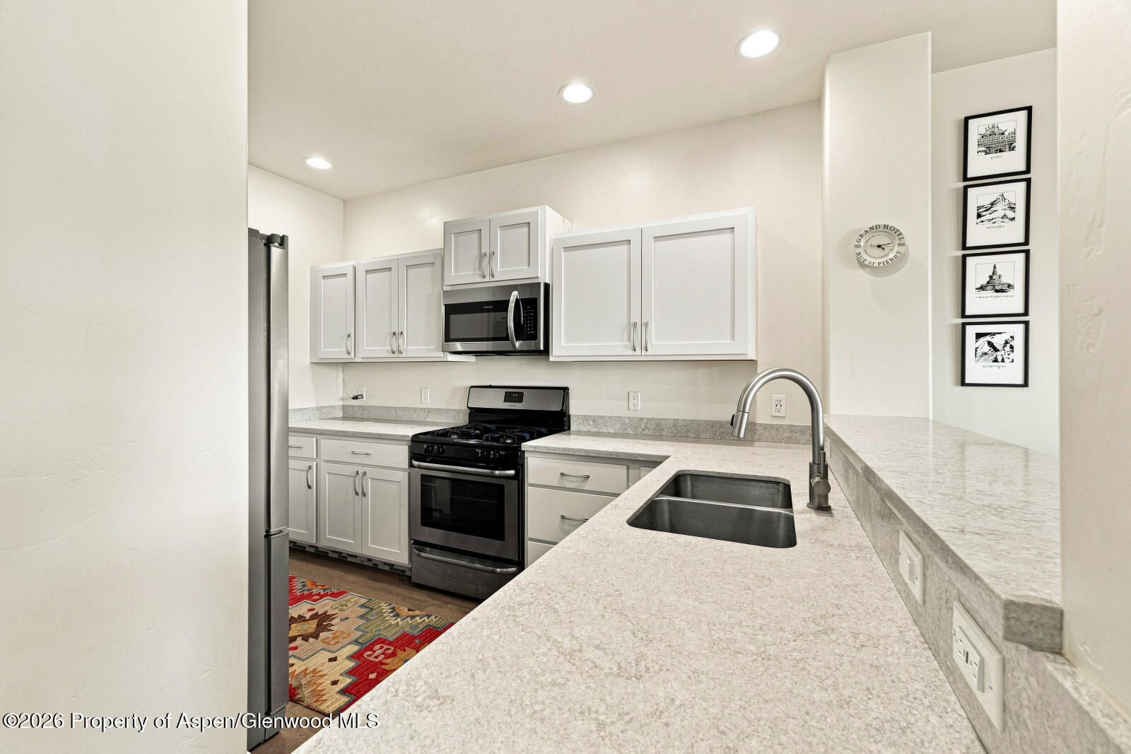 118 Redstone Drive Property Photo 4