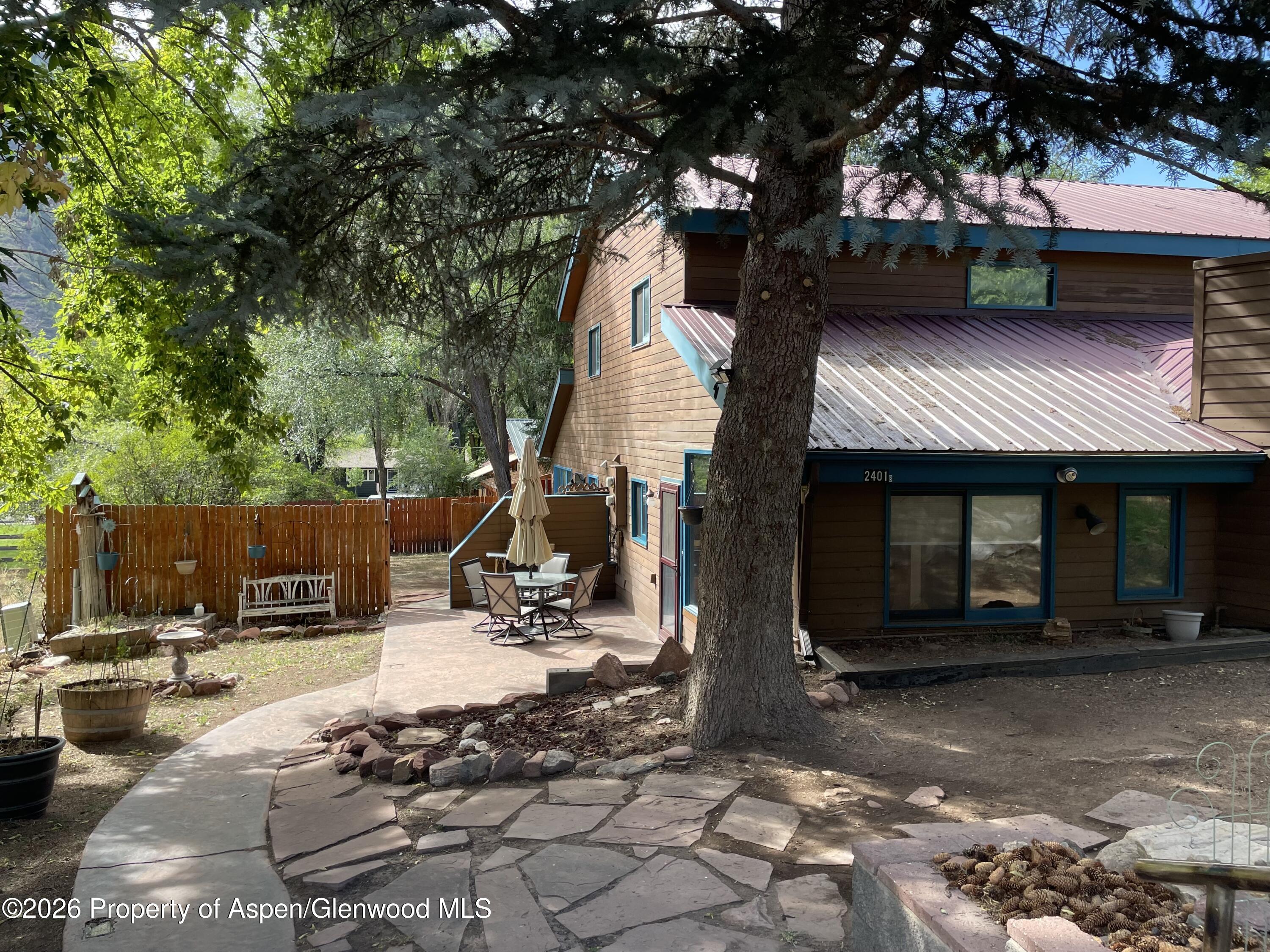 2401 Bennett Avenue Unit A & B Property Photo 1