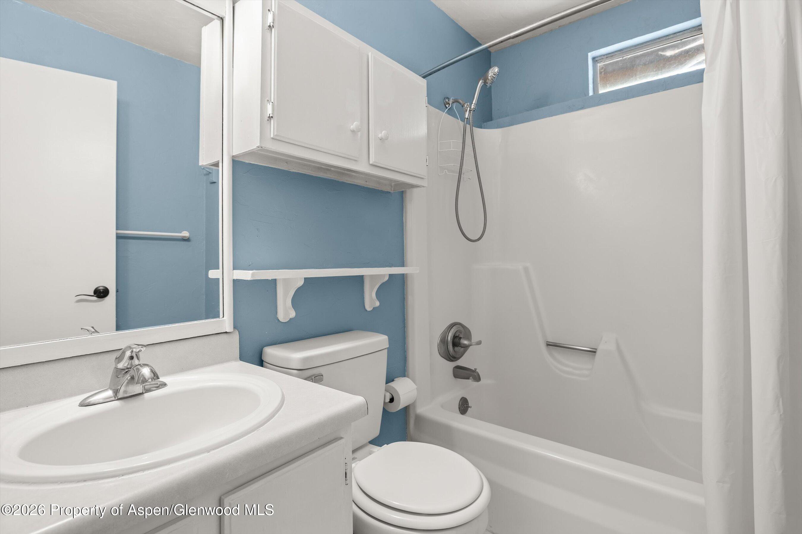 47 Navajo Property Photo 12