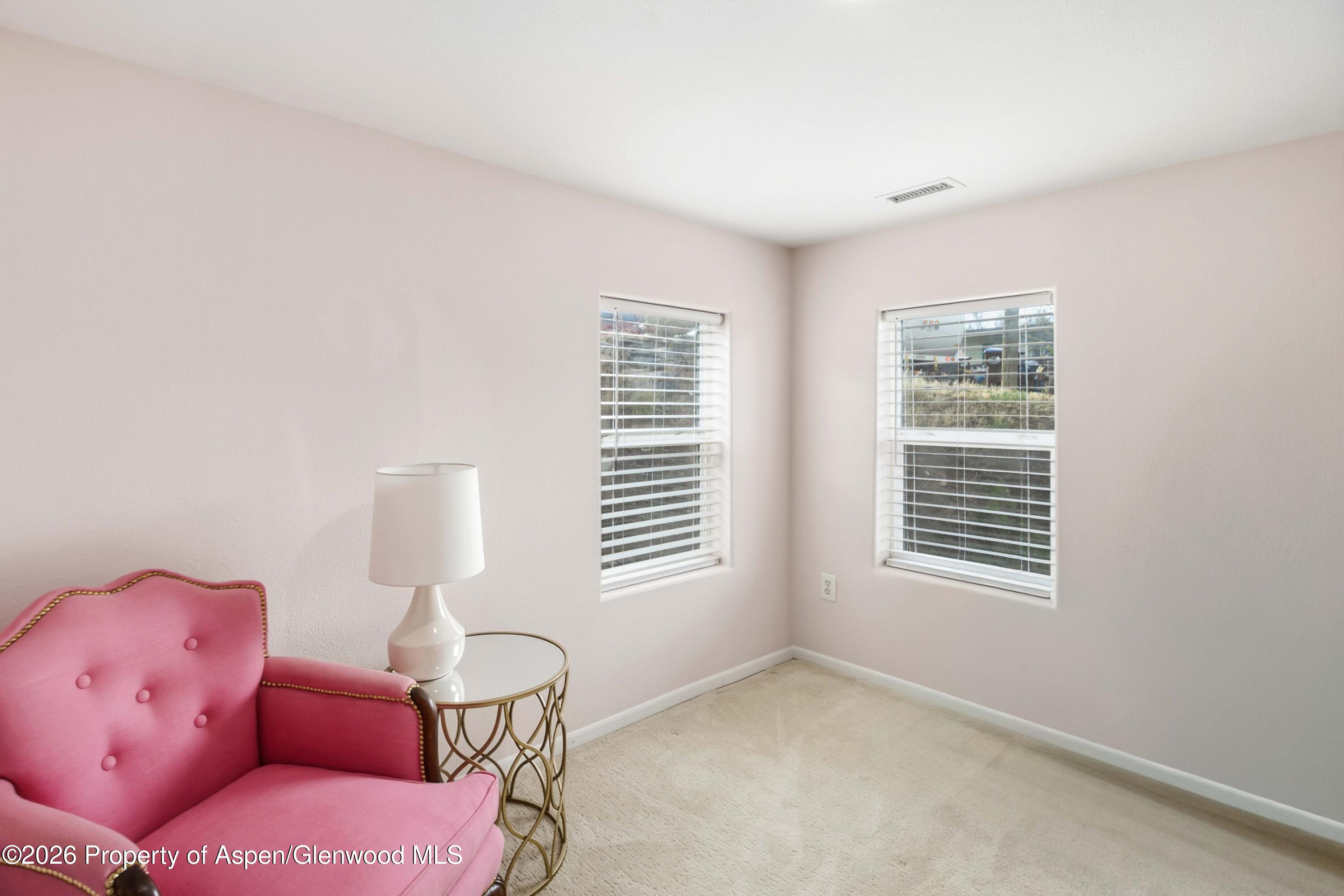 412 E 4th Street Property Photo 7