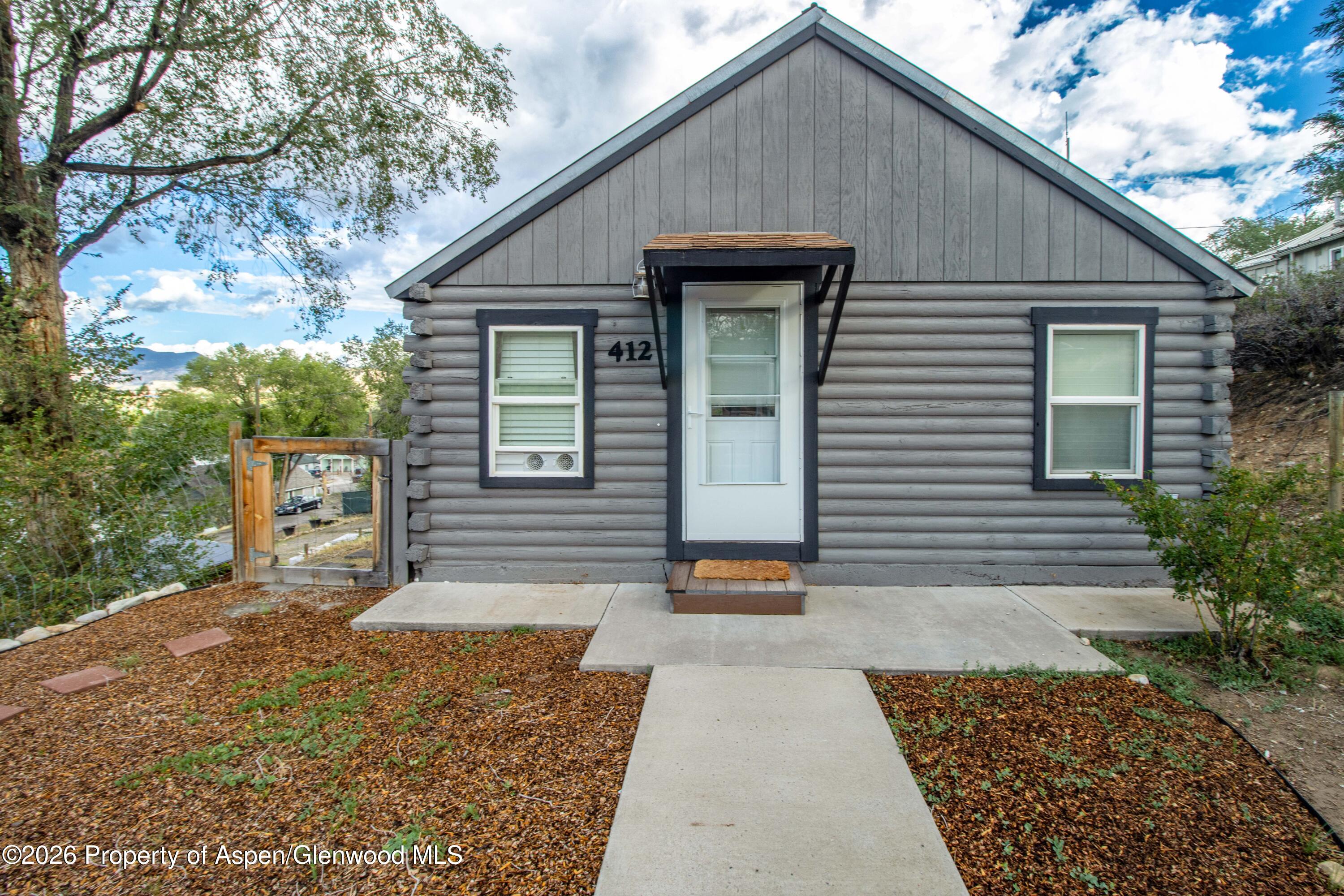 412 E 4th Street Property Photo 15