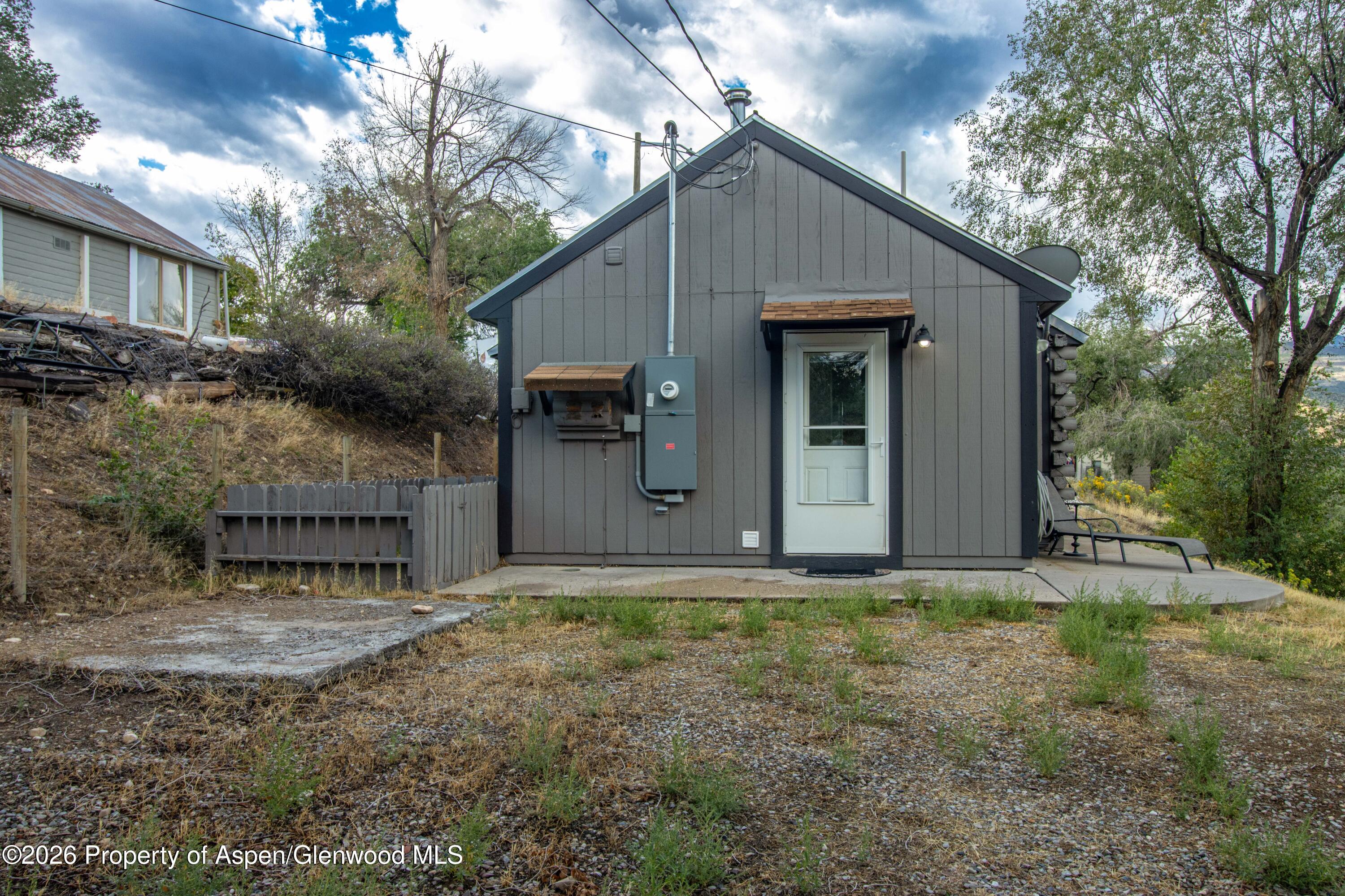 412 E 4th Street Property Photo 17