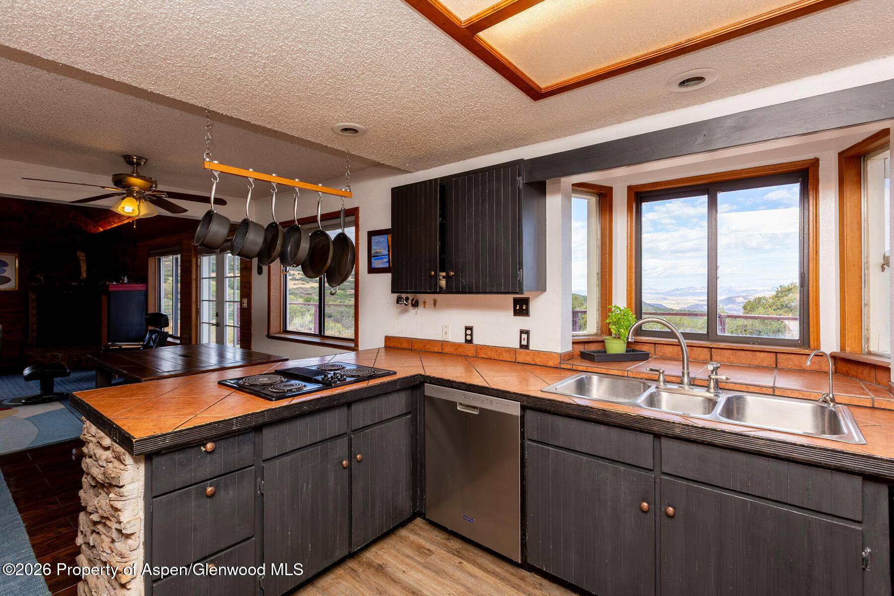 9121 54 Road Property Photo 16