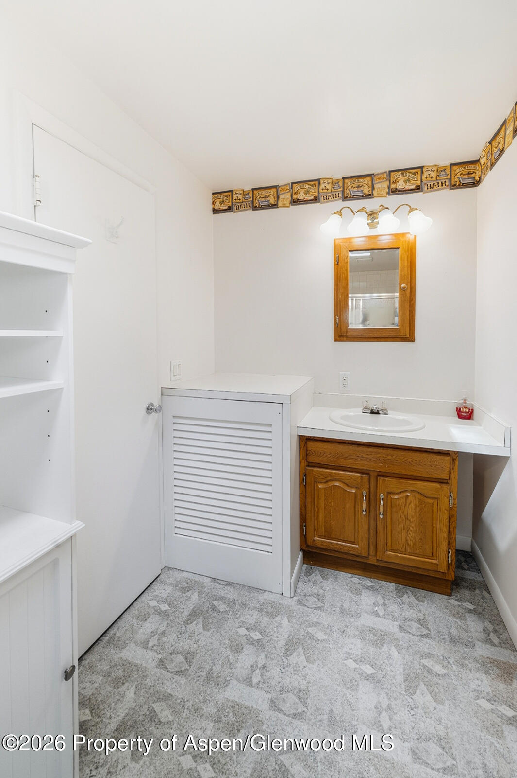 564 Redstone Boulevard Property Photo 16