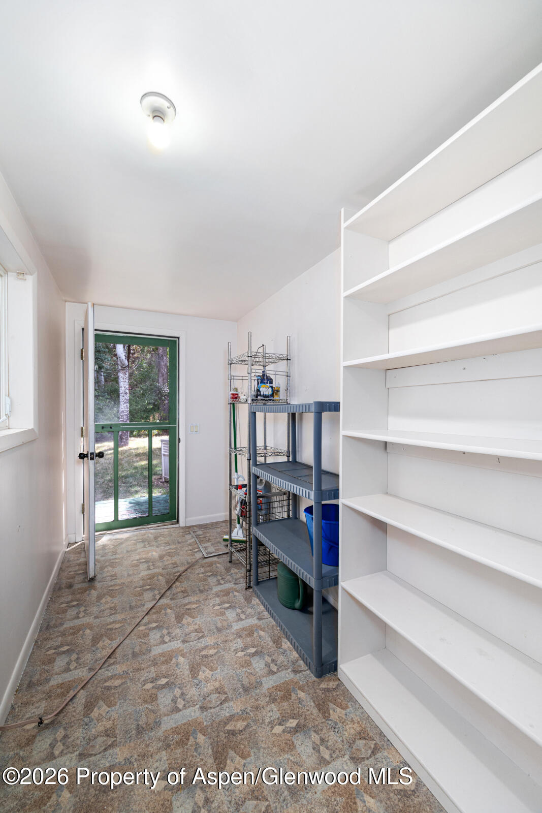 564 Redstone Boulevard Property Photo 17