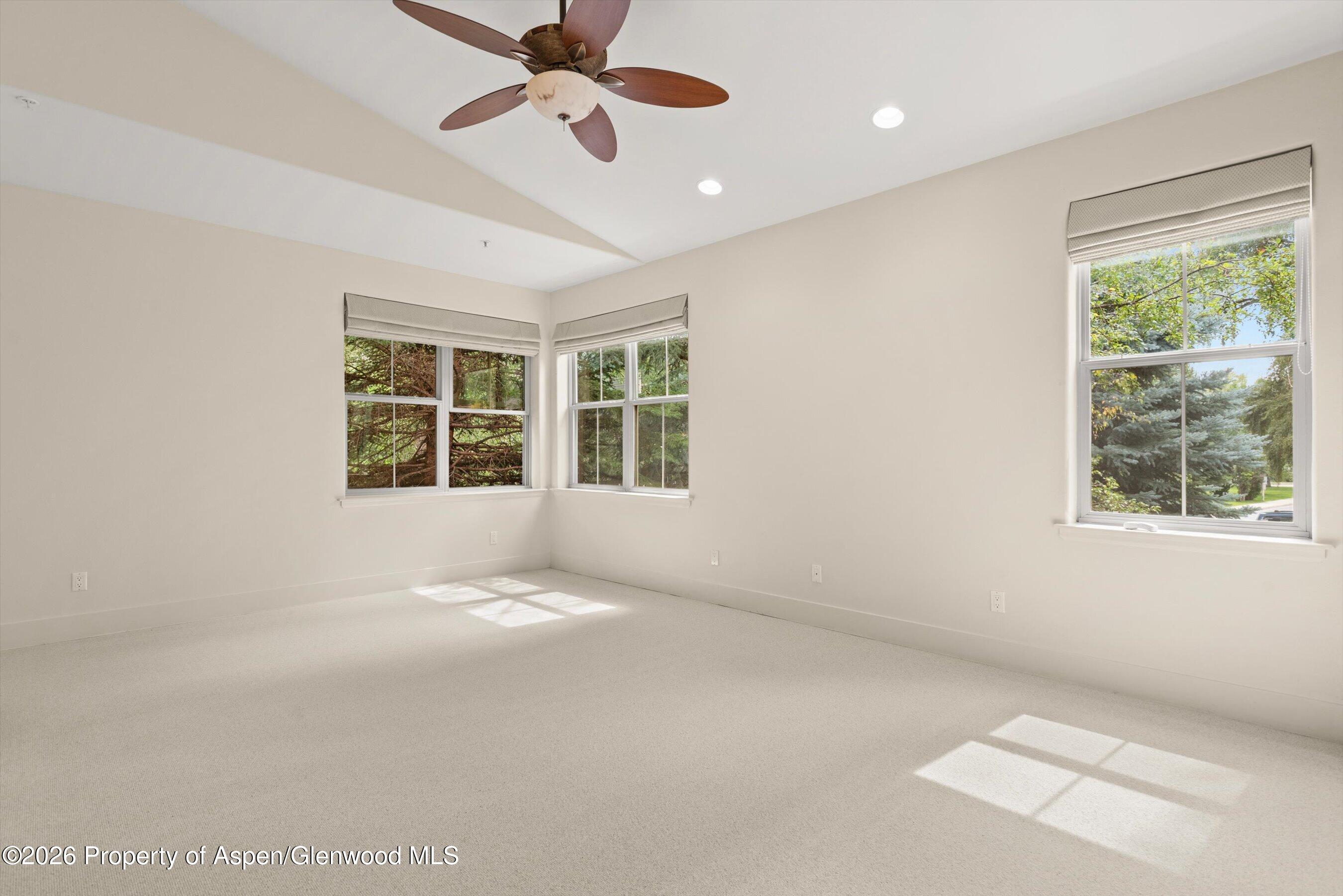610 Evans Court Property Photo 4