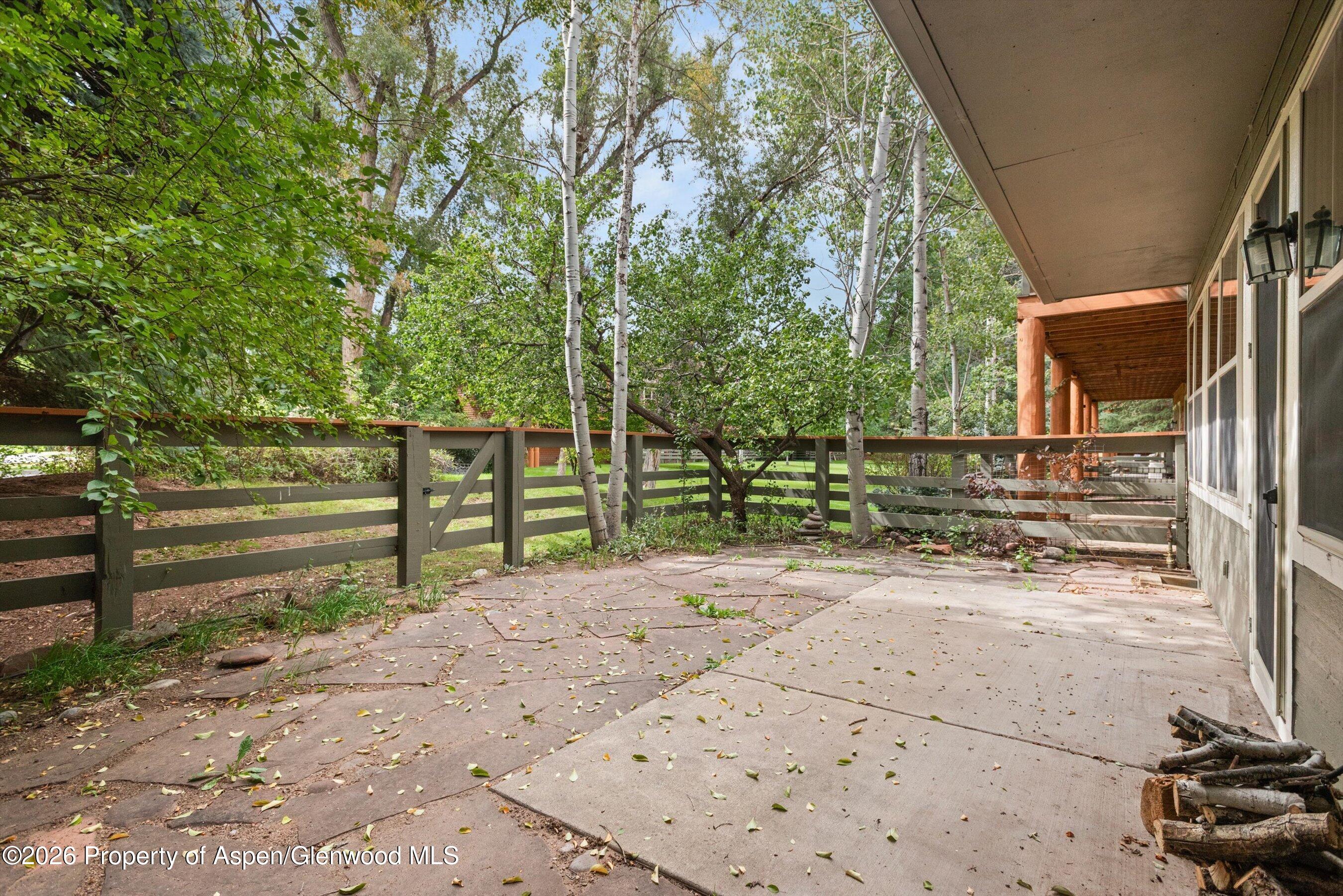 610 Evans Court Property Photo 38