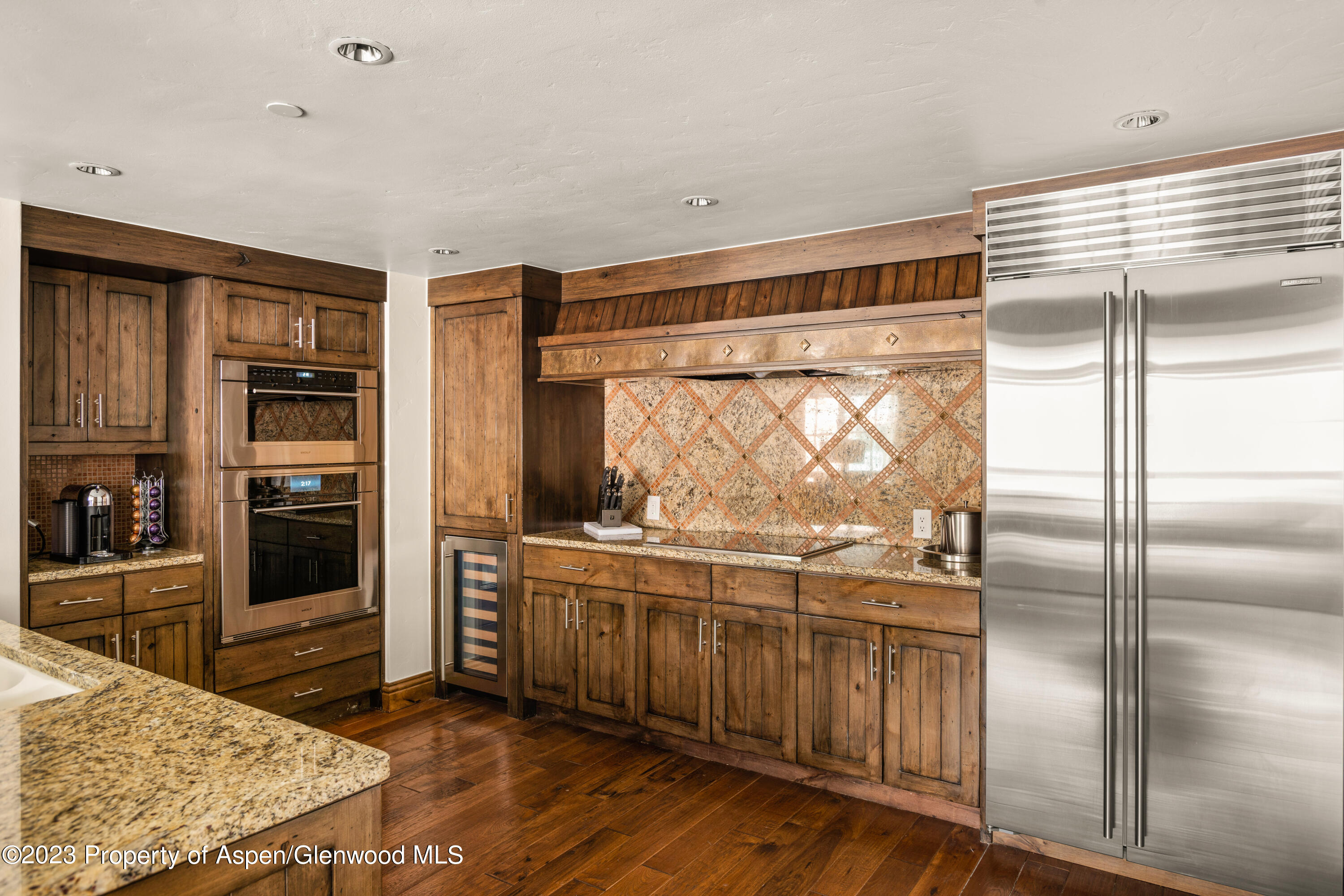 315 E Dean Street B60 Property Photo 6