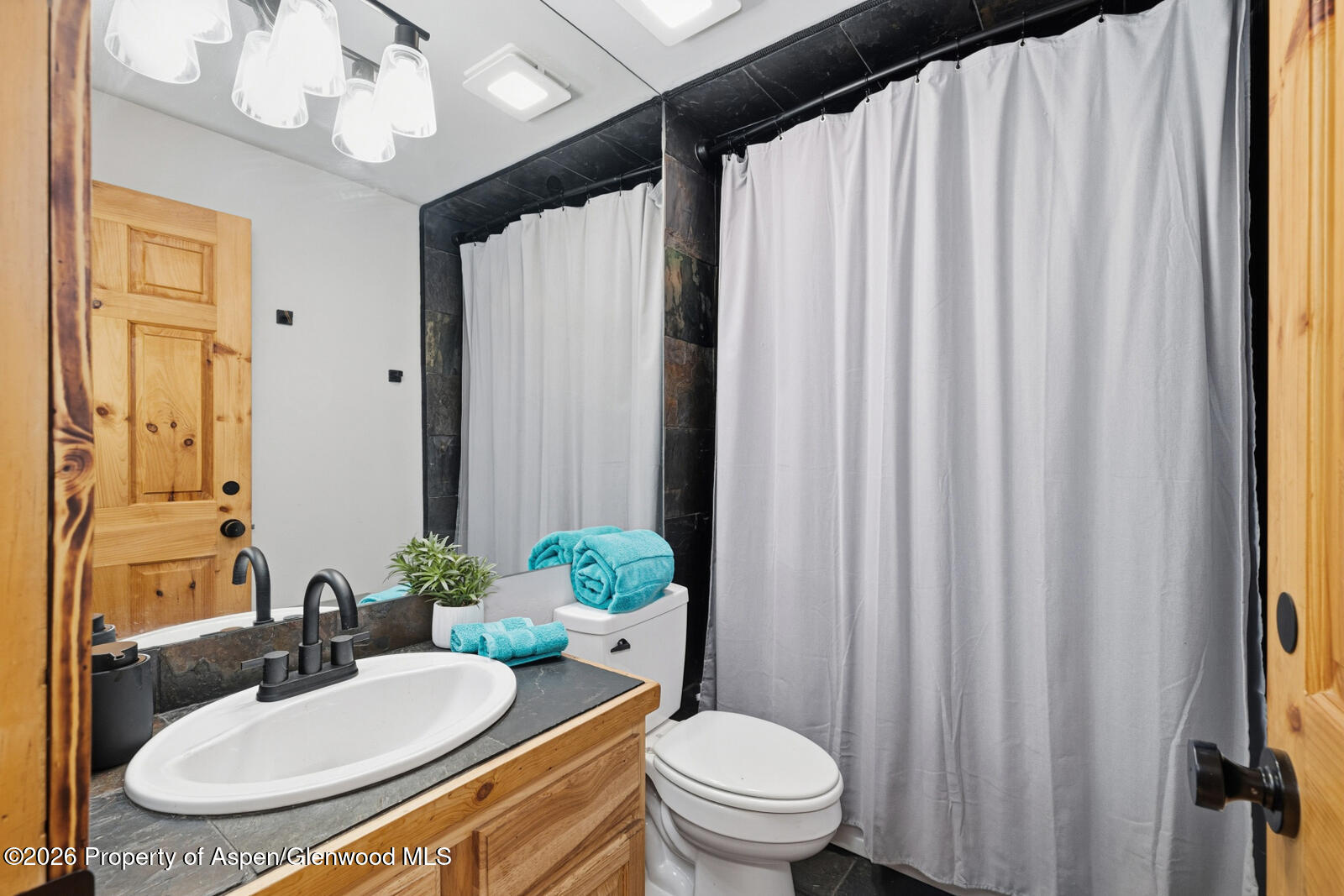 428 Midland Avenue Property Photo 14
