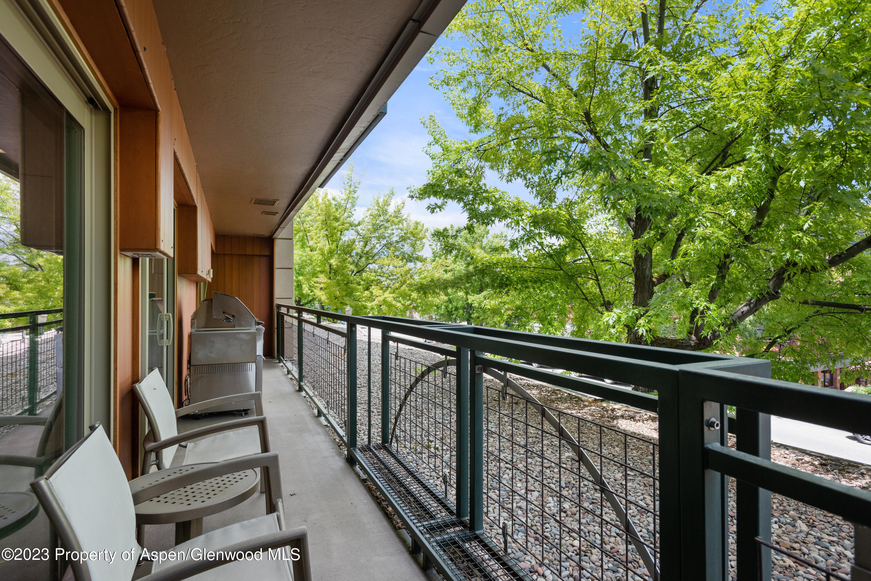 555 E Durant Avenue 2l Property Photo 18
