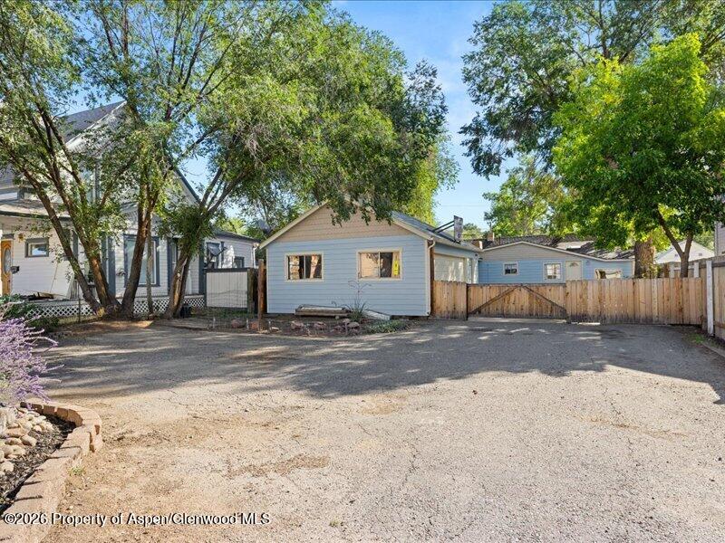 646 Railroad Avenue Property Photo 3