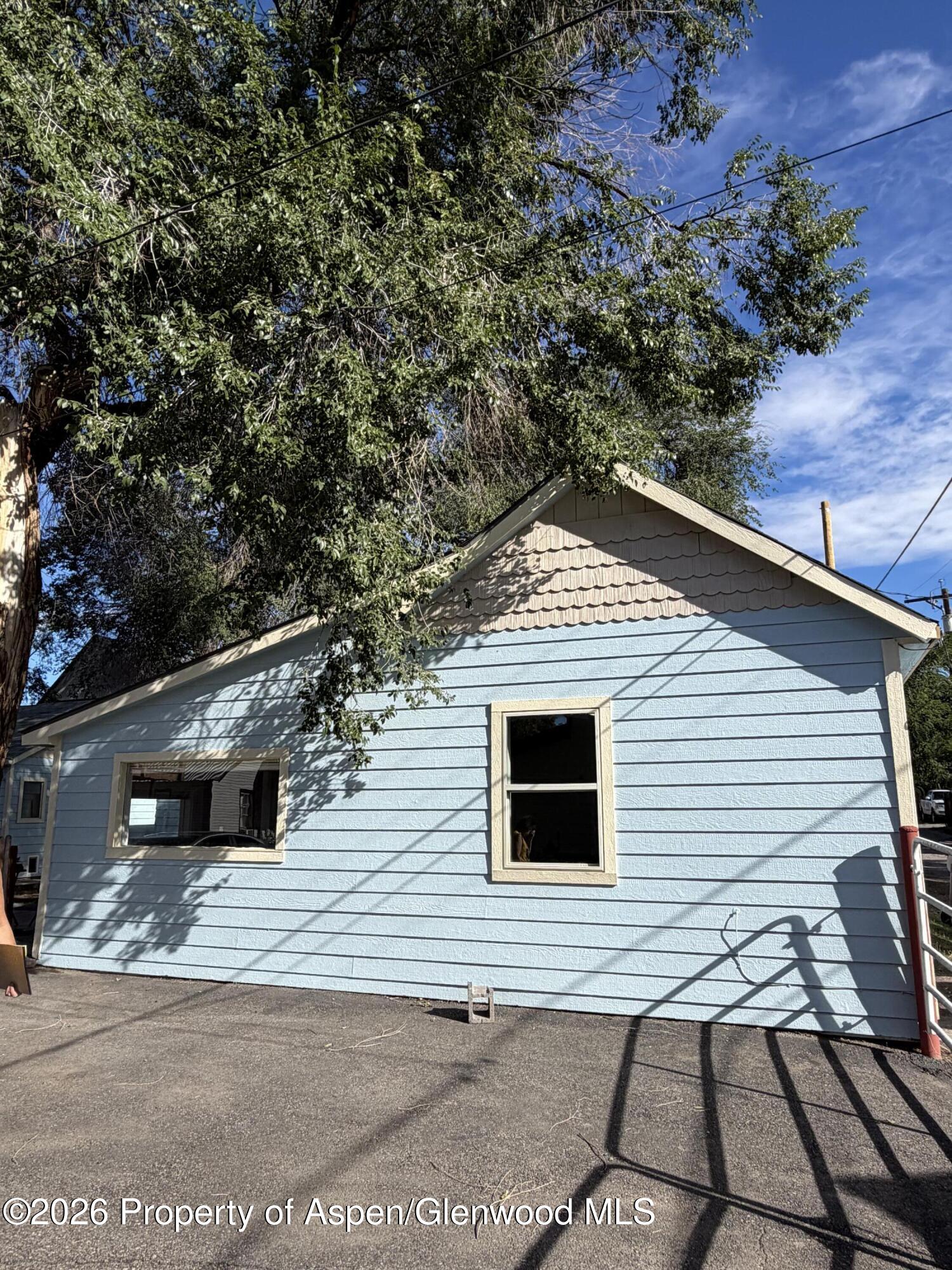 646 Railroad Avenue Property Photo 6