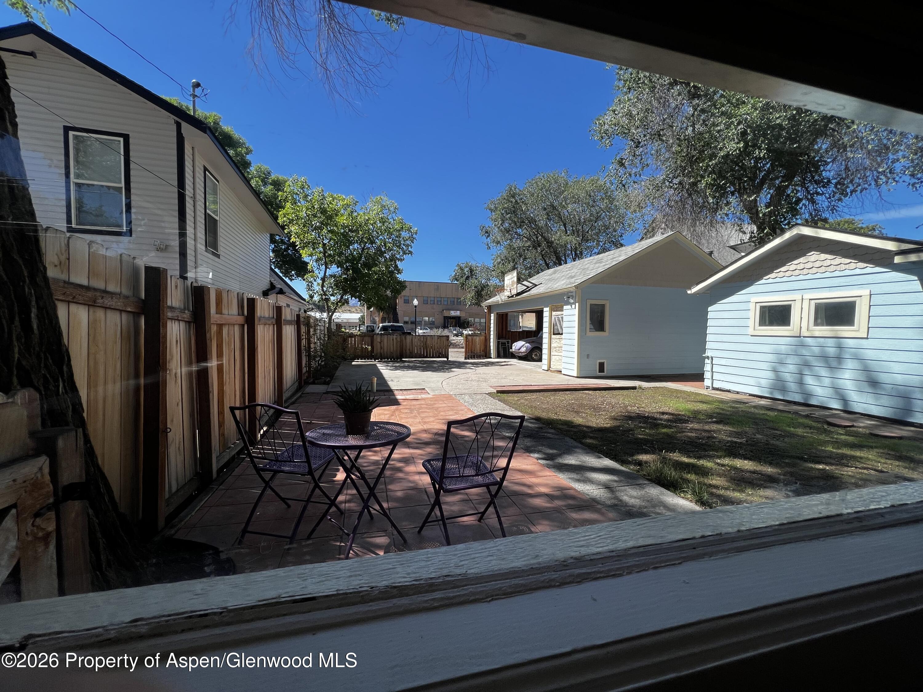 646 Railroad Avenue Property Photo 9