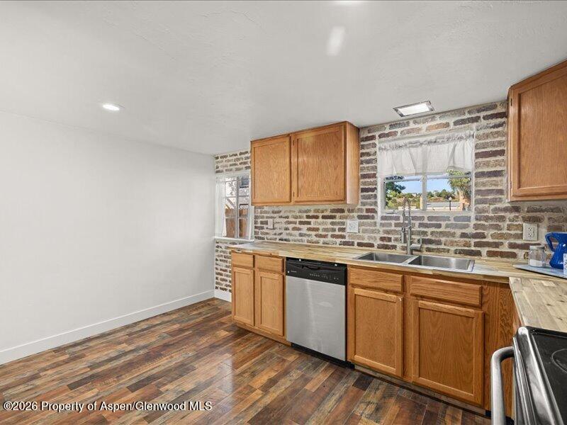646 Railroad Avenue Property Photo 16