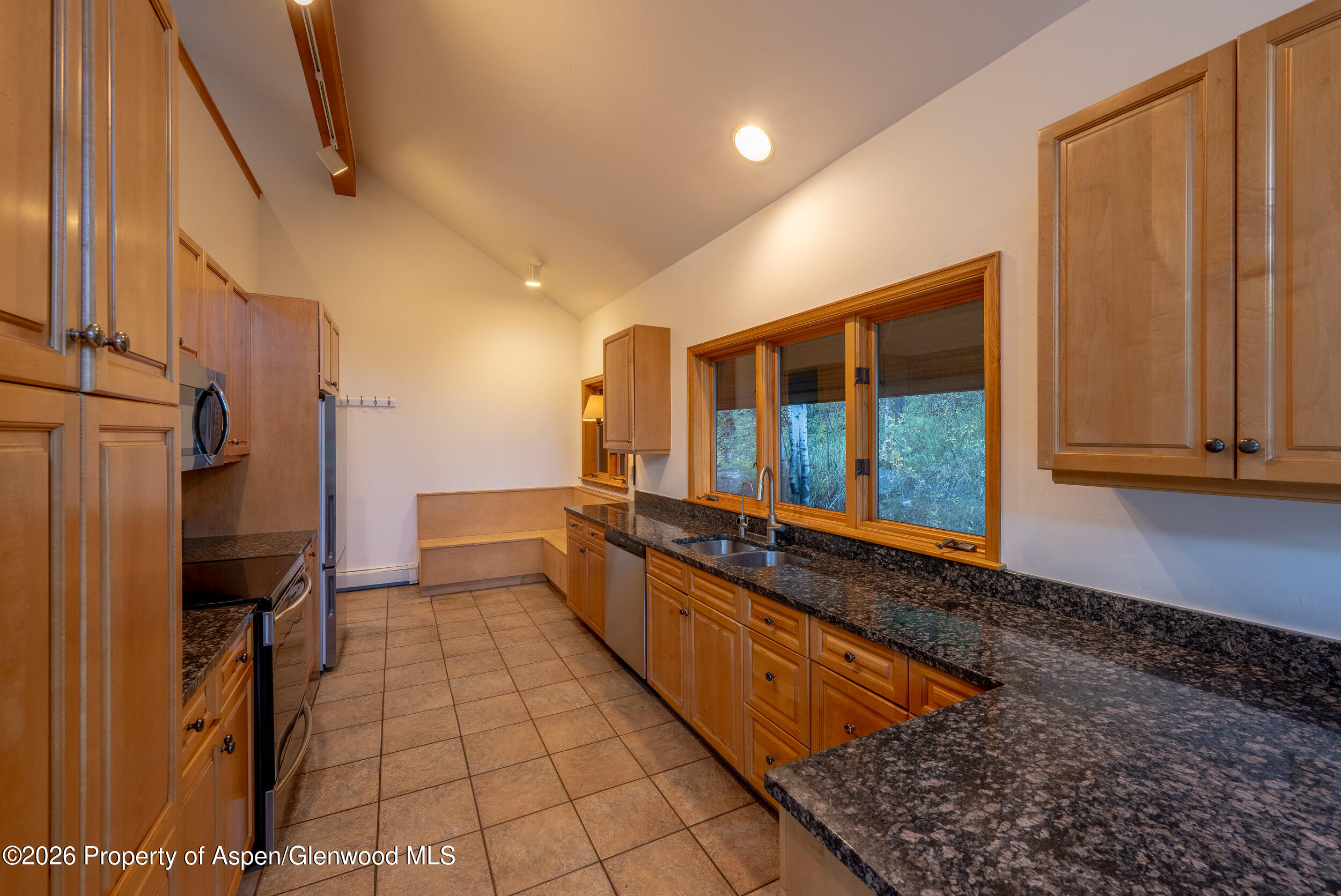 368 E Lupine Drive Property Photo 5