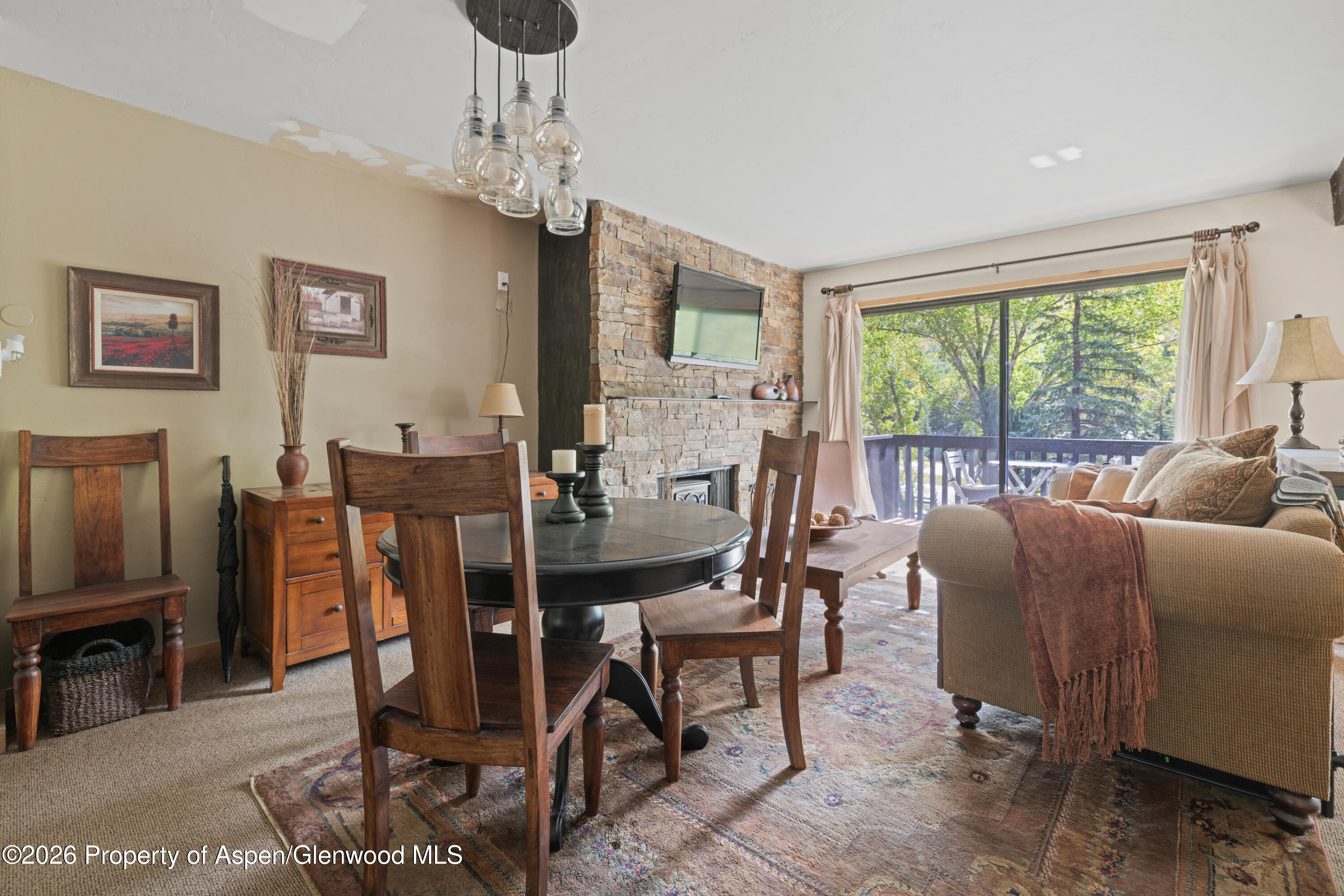 1880 Meadow Ridge Road 7 Property Photo 2