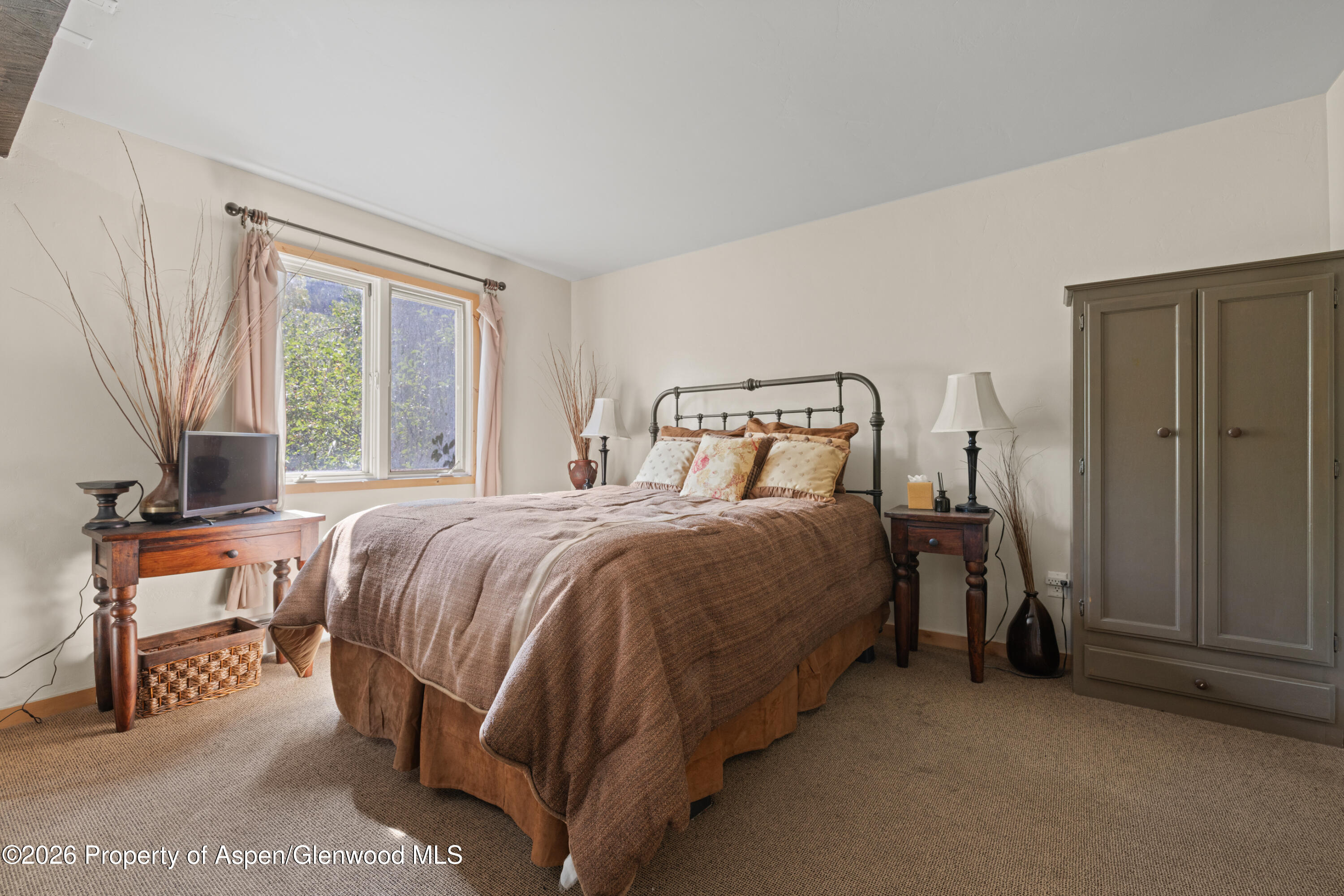 1880 Meadow Ridge Road 7 Property Photo 10