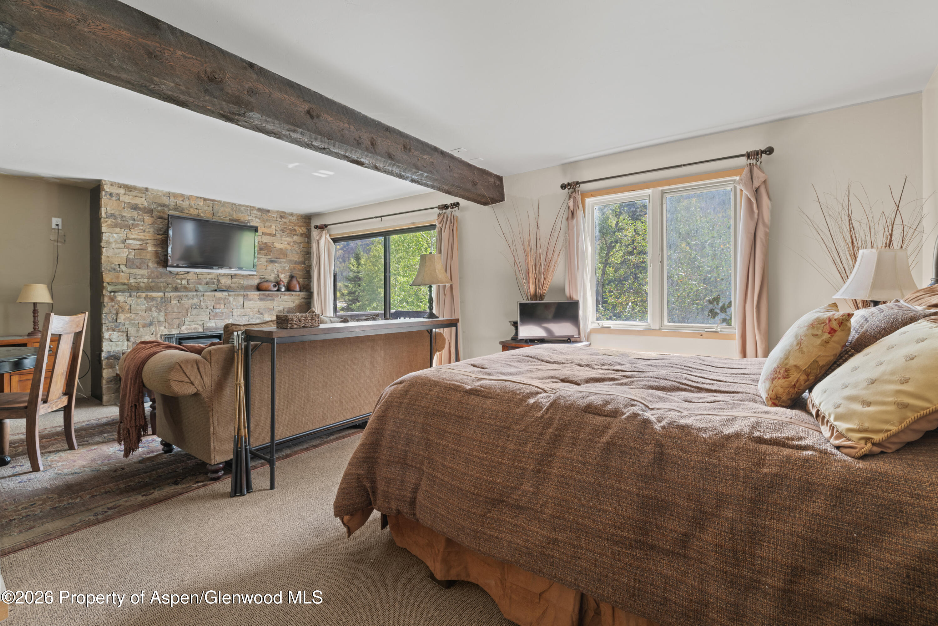 1880 Meadow Ridge Road 7 Property Photo 11