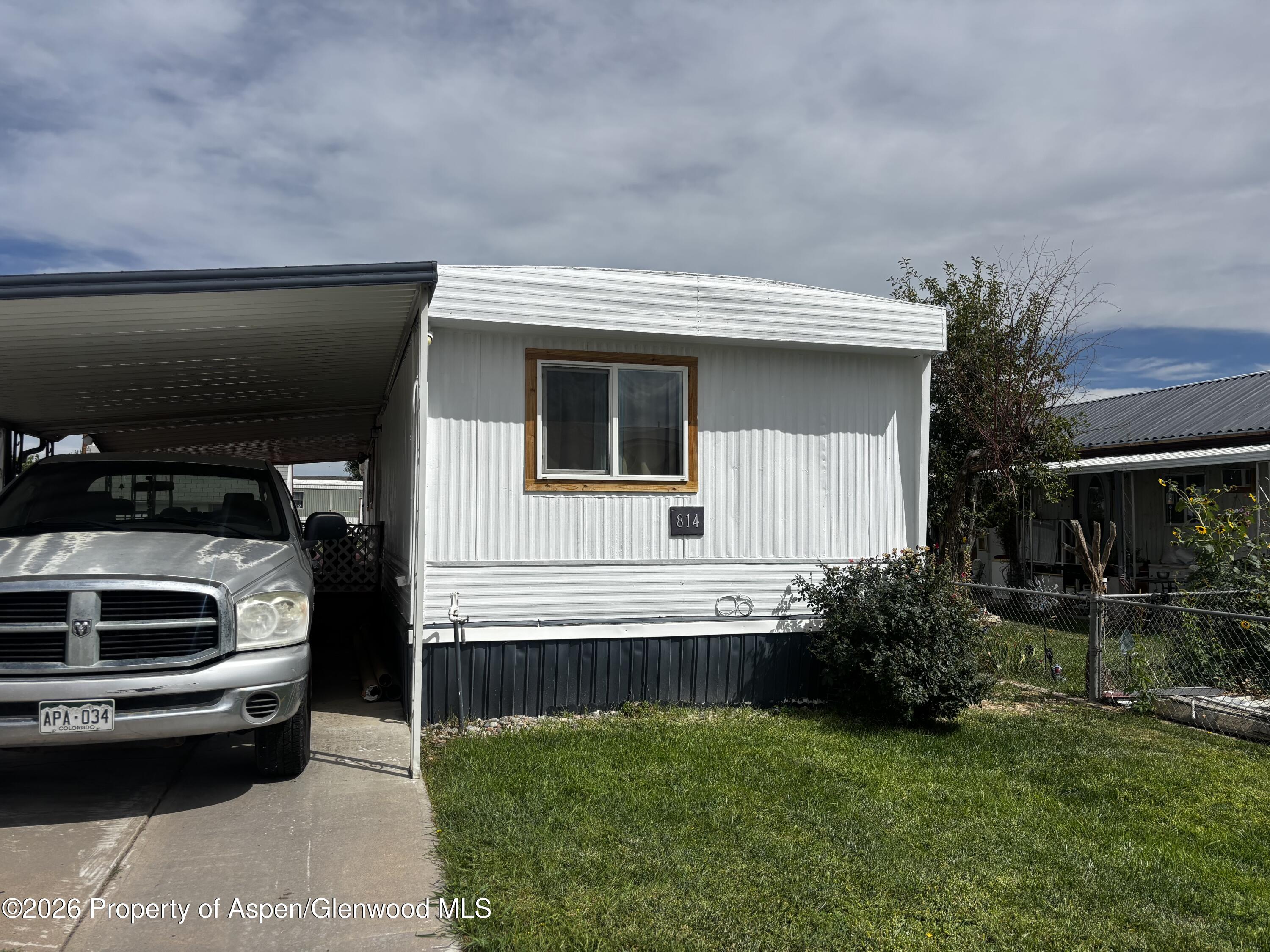 814 N Cottonwood Avenue Property Photo 1