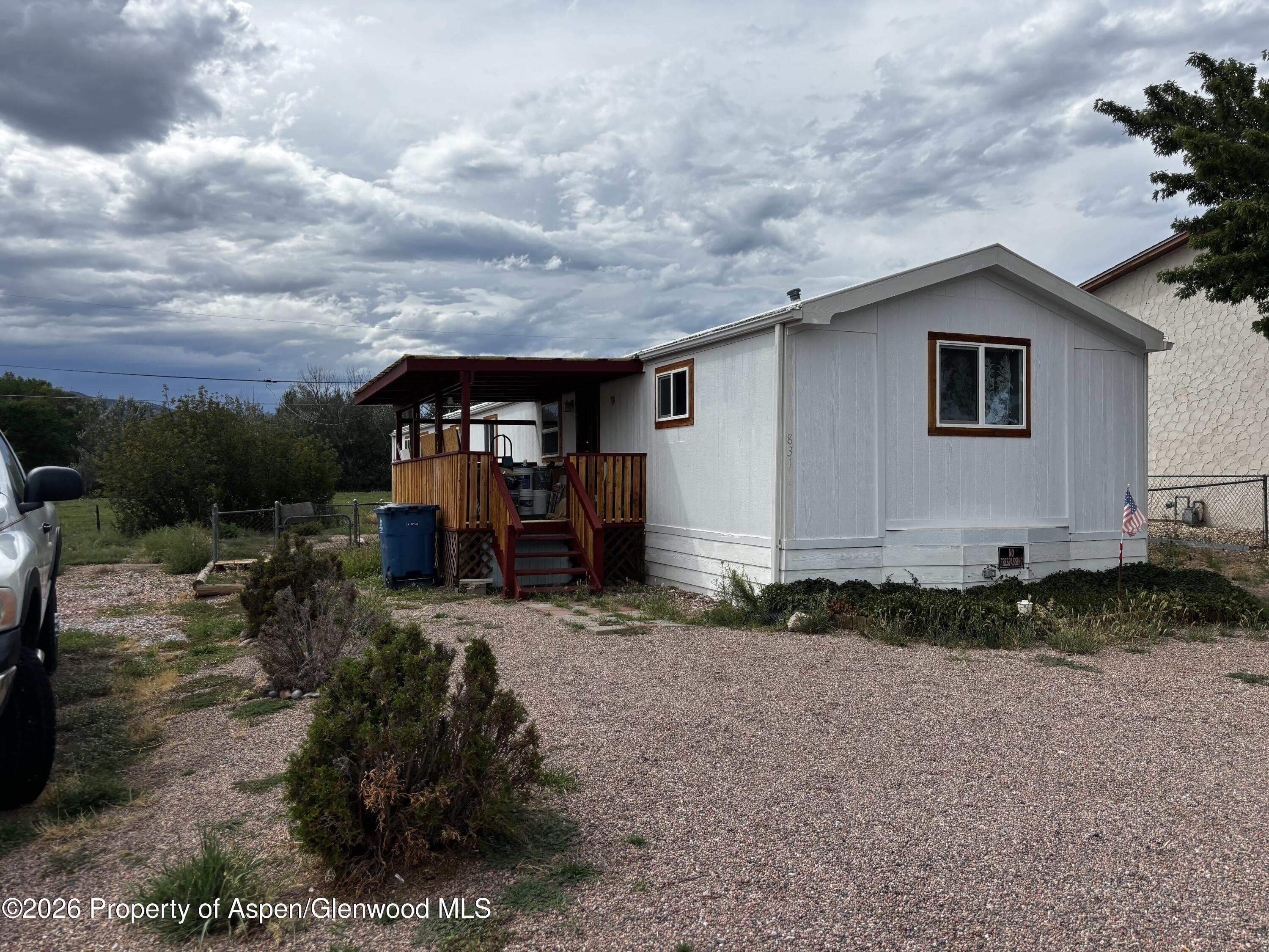 831 N Cottonwood Avenue Property Photo 1