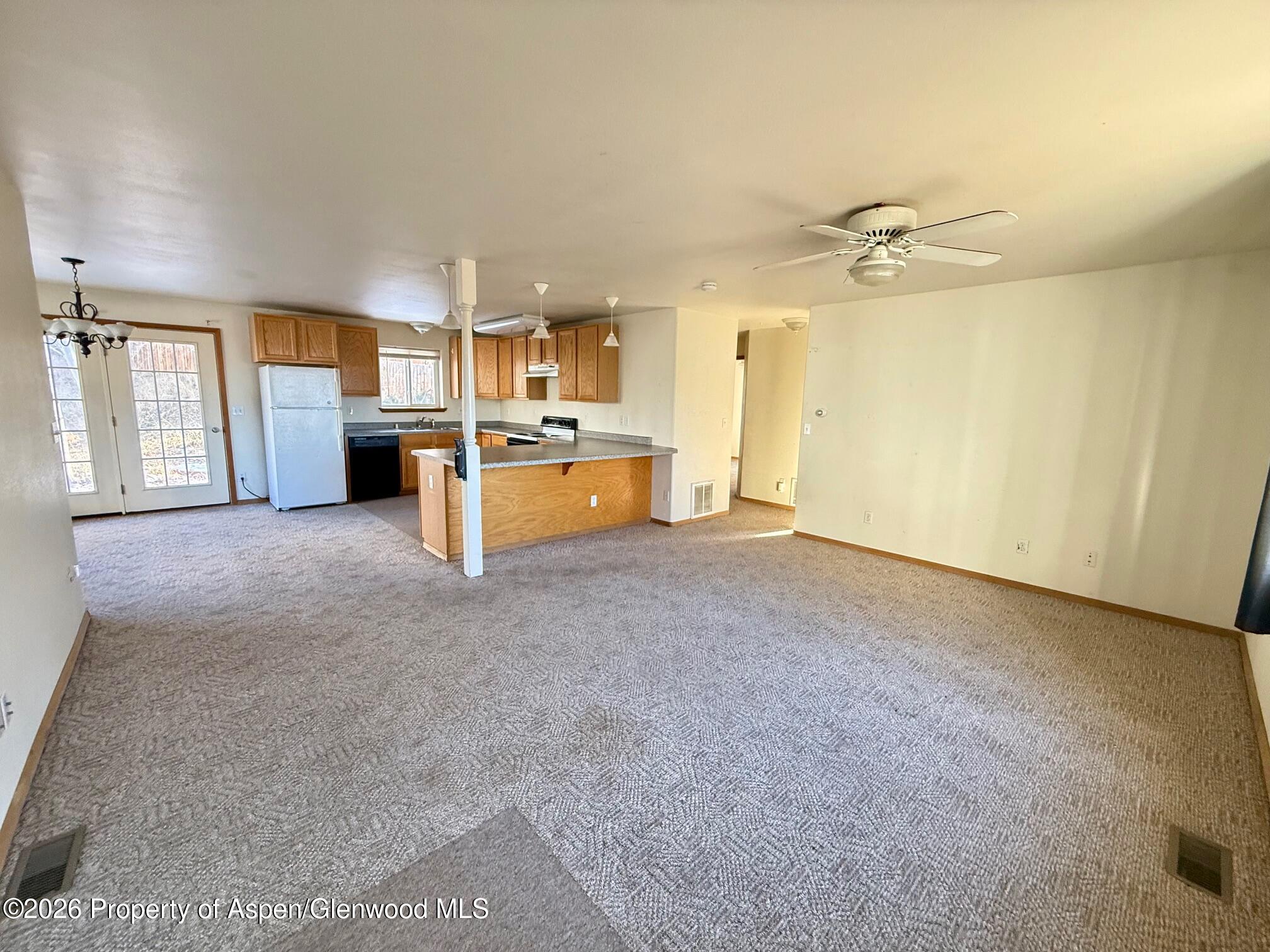 1333 E Victory Way Property Photo 2
