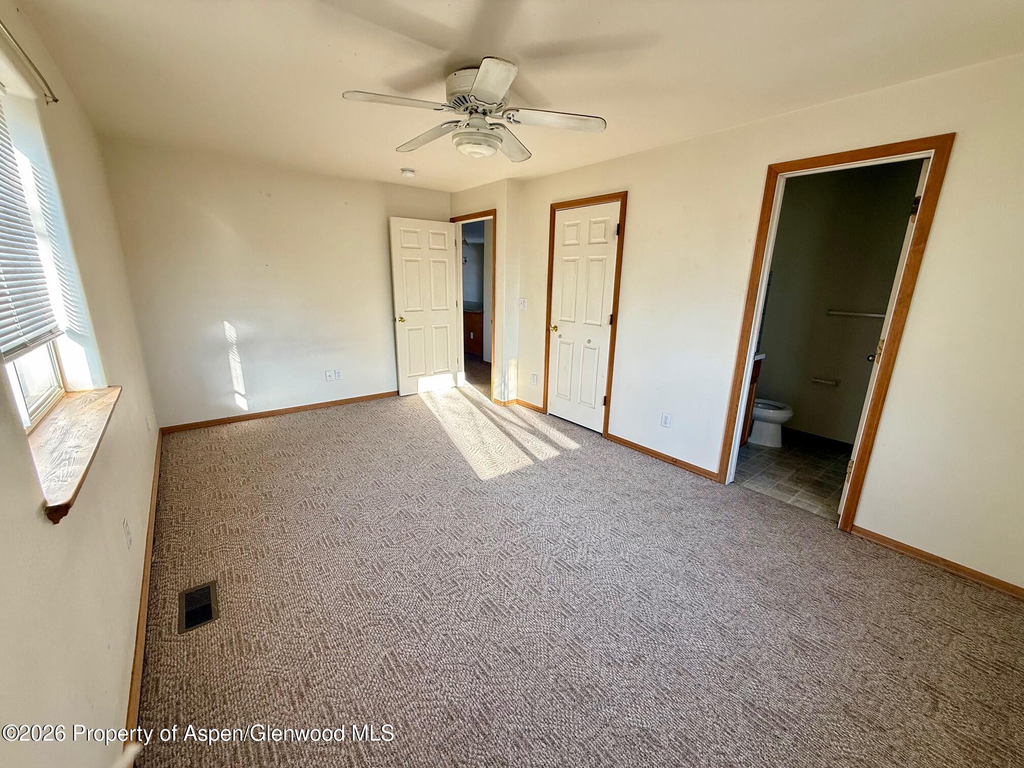 1333 E Victory Way Property Photo 5