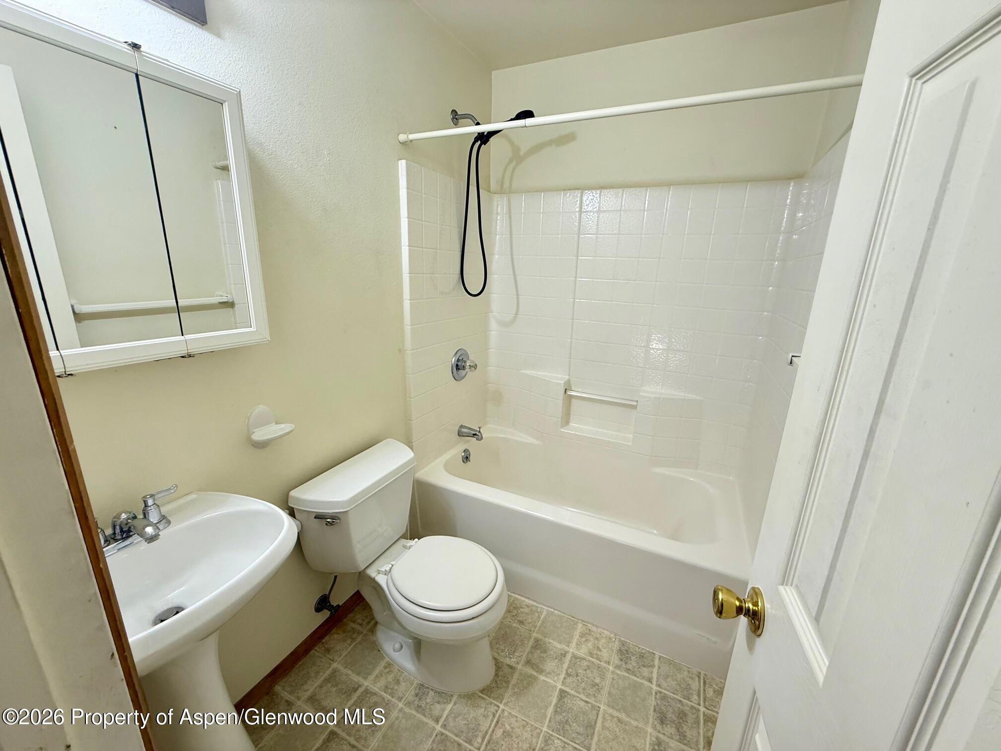 1333 E Victory Way Property Photo 9