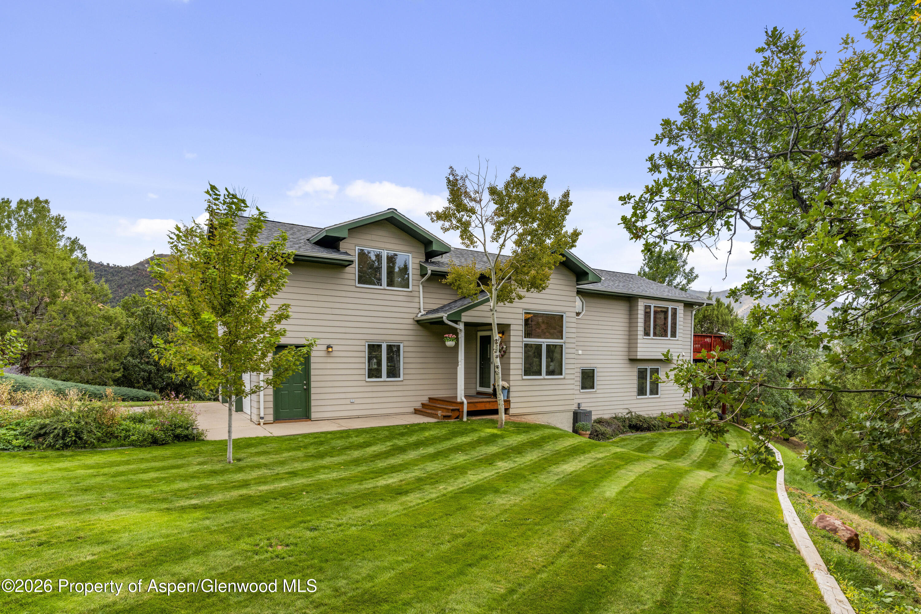 687 Canyon Creek Drive Property Photo 1