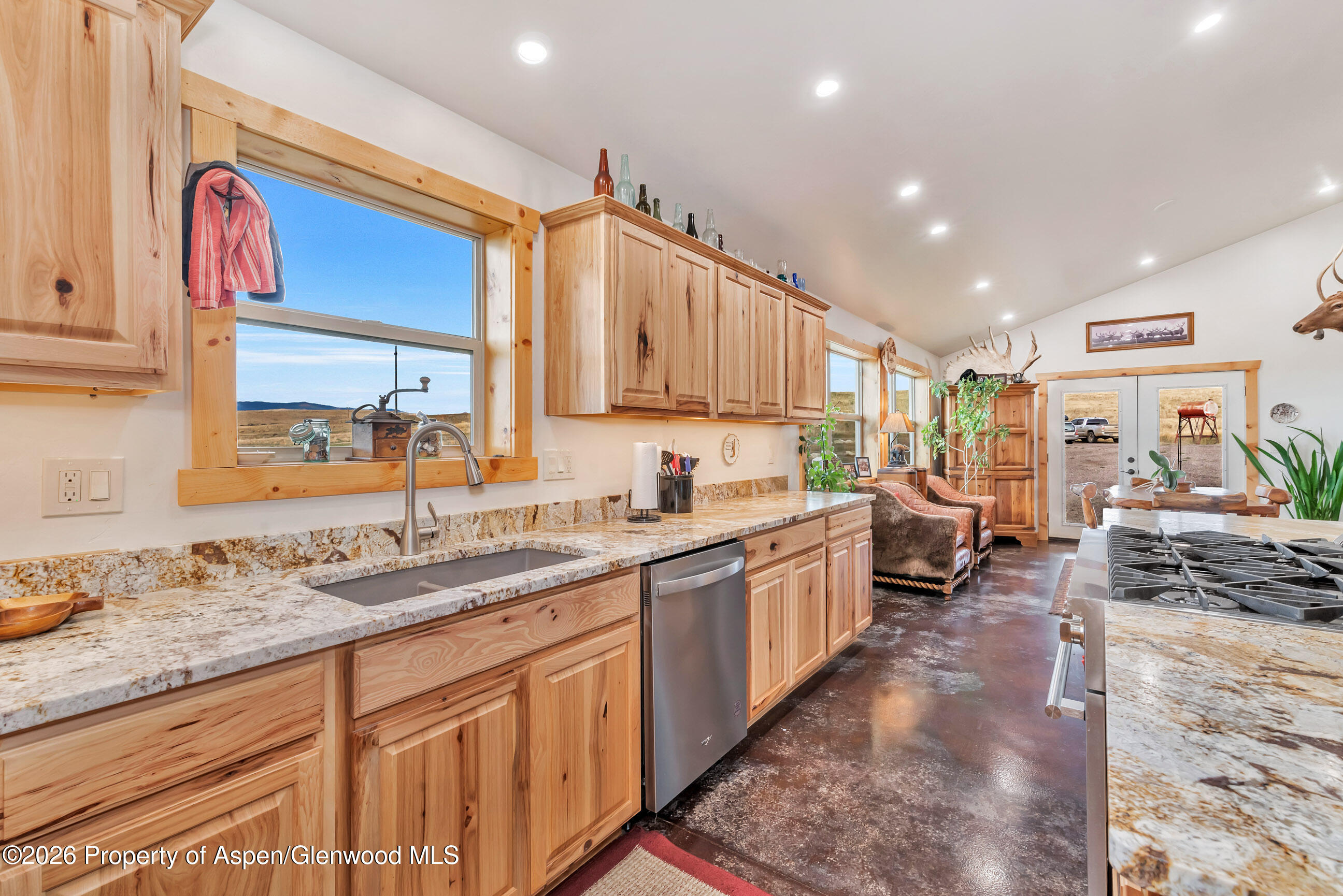 728 County Road 18 S Property Photo 11