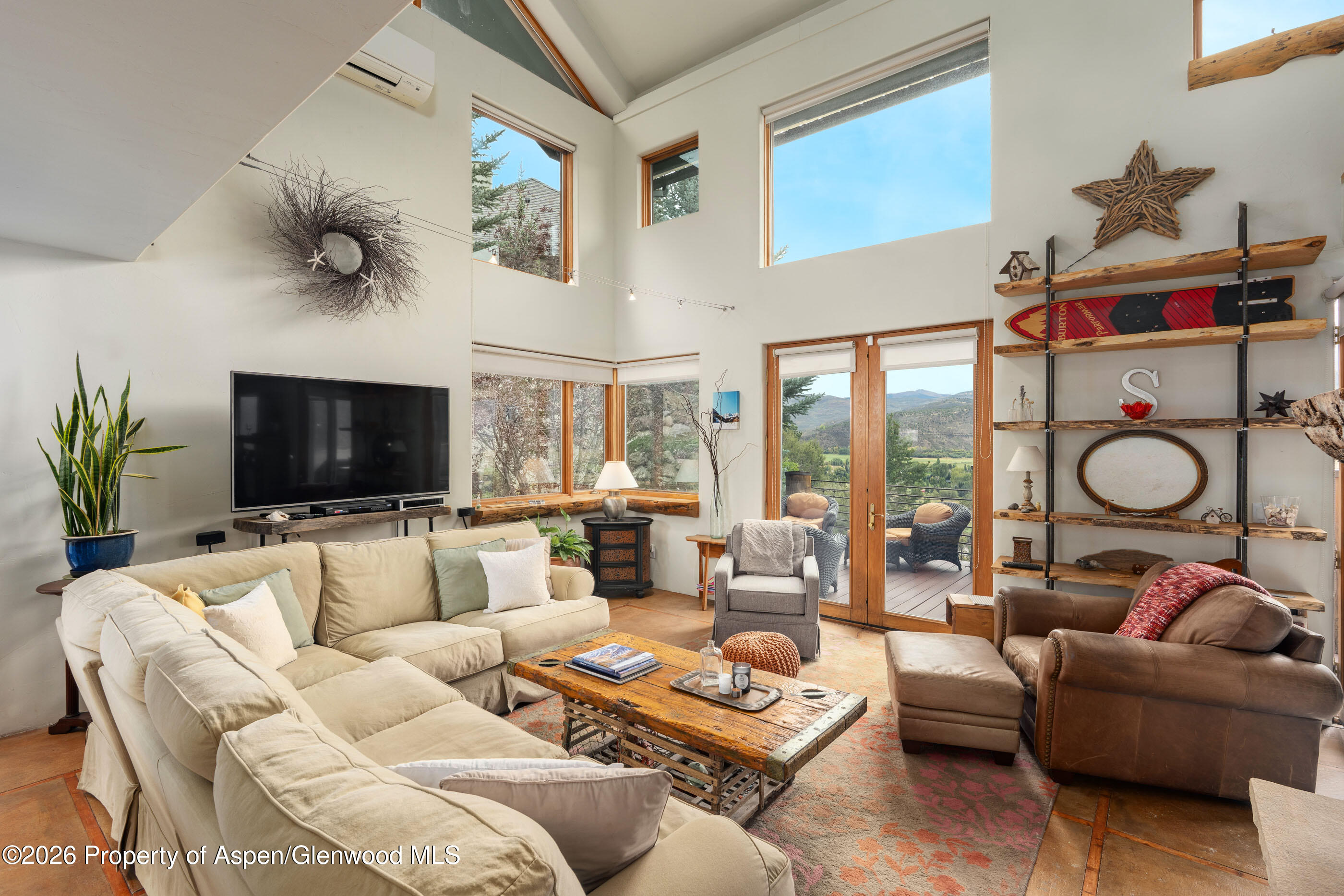 609 Hillcrest Drive Property Photo 4