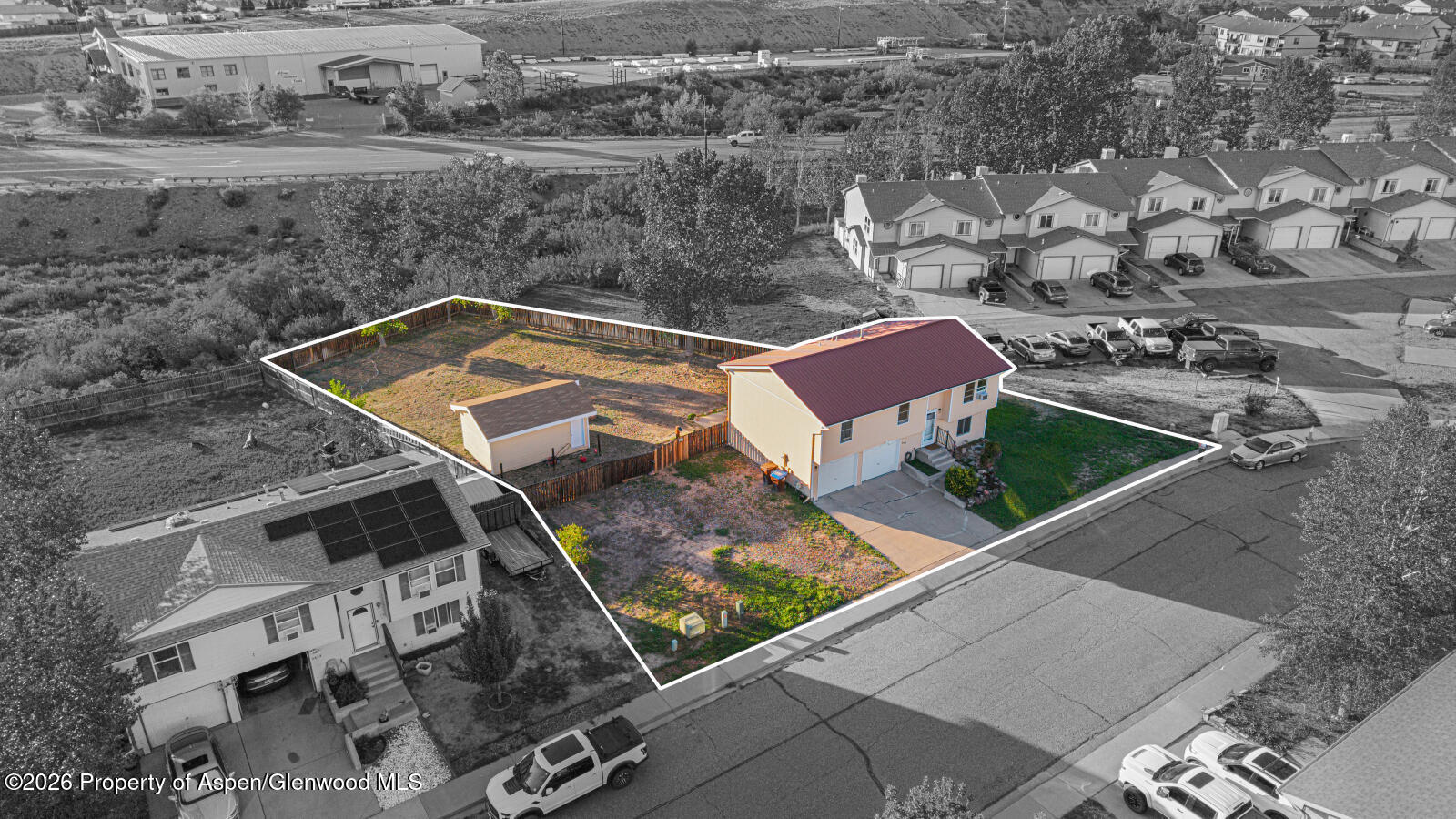2447 Meadow Circle Property Photo 4