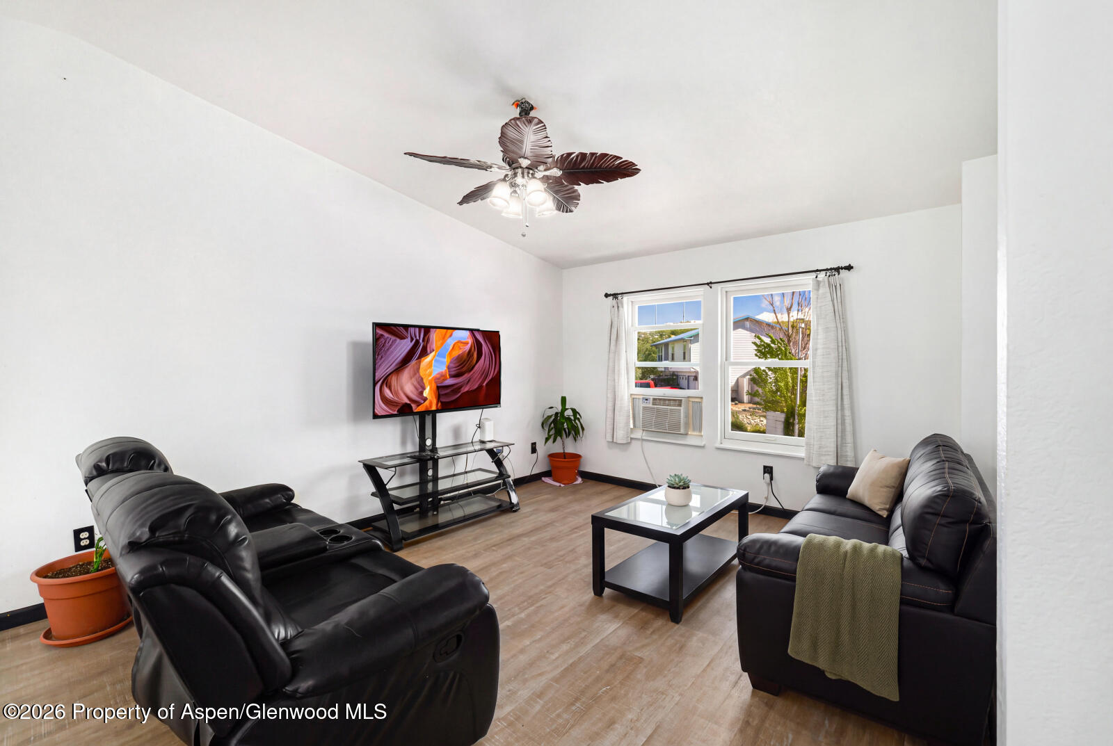 2447 Meadow Circle Property Photo 11