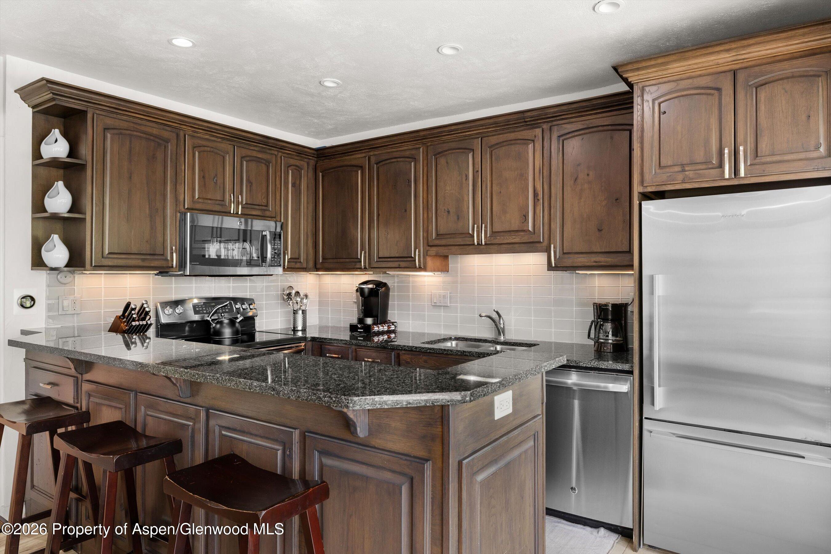 738 S Galena Street 1-c Property Photo 5
